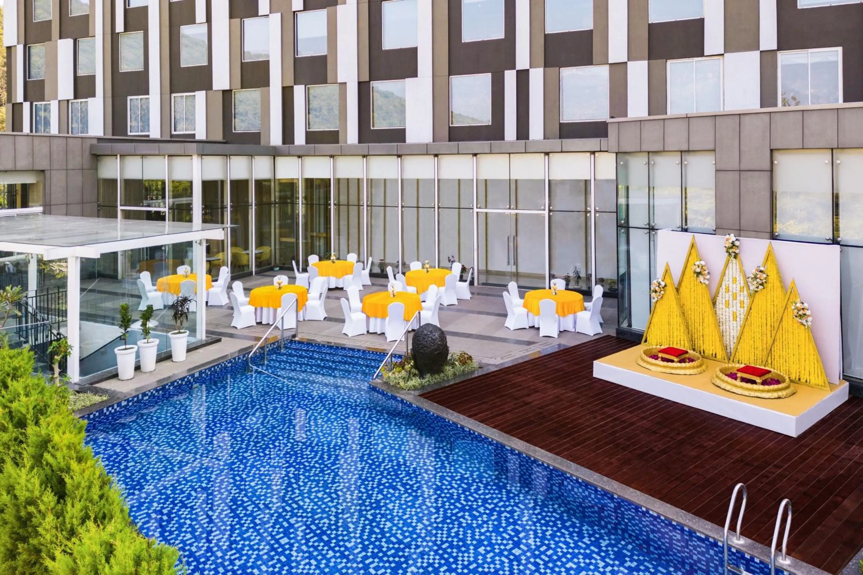 Swimming pool in Fairfield by Marriott Dehradun