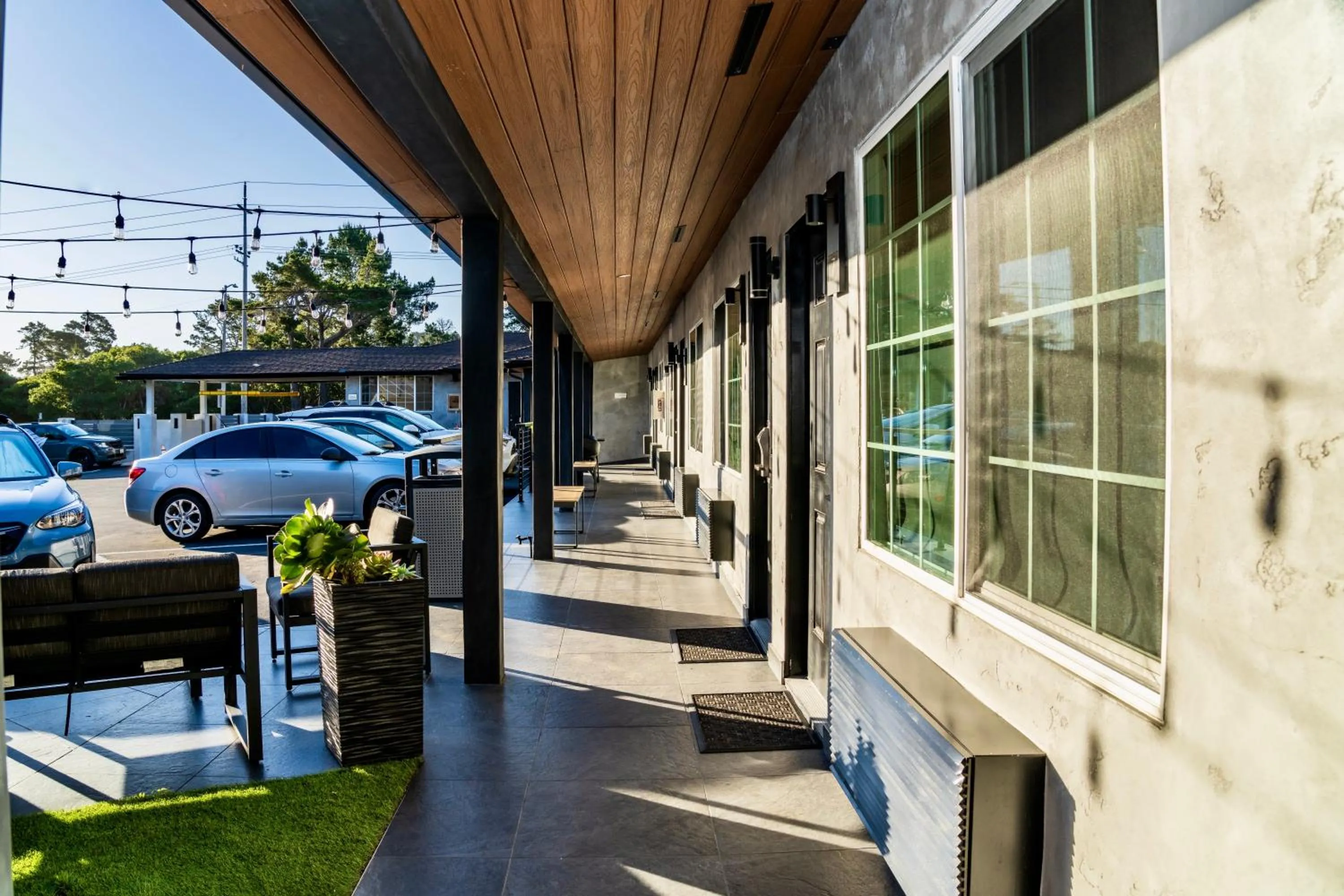 Seating area in Monterey Surf Inn