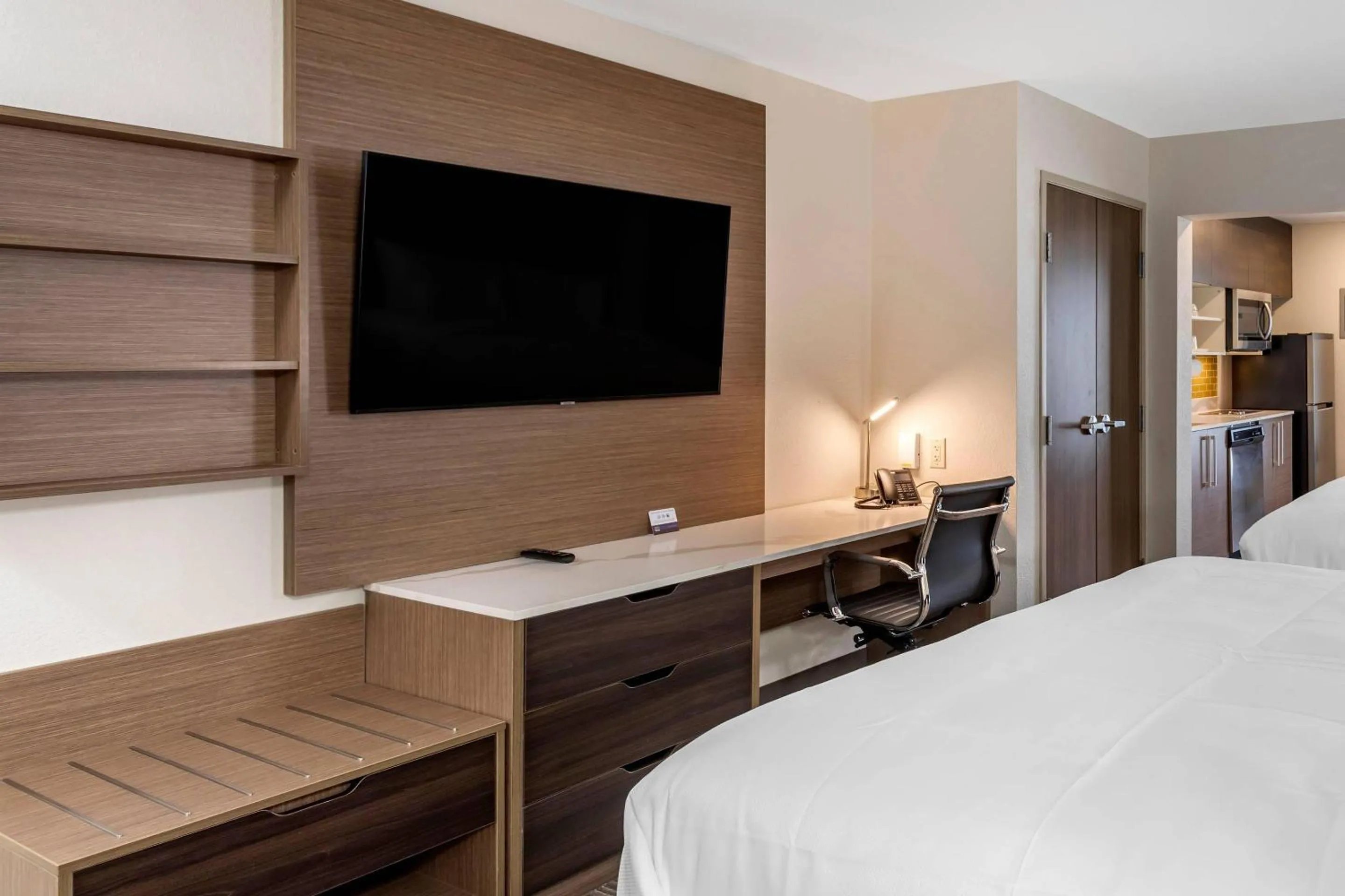 Bedroom in MainStay Suites Lebanon - Nashville Area