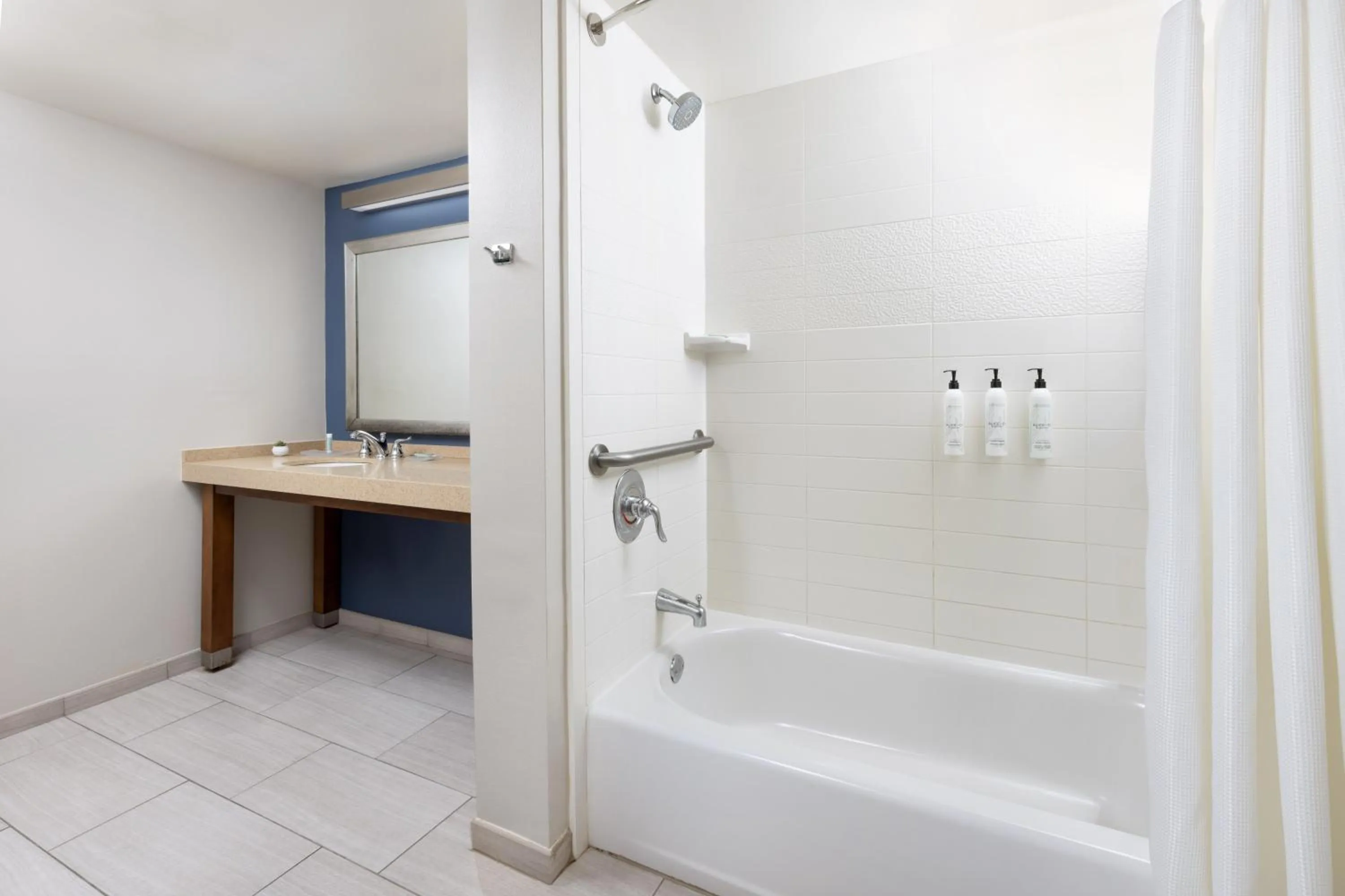 Bathroom in Fairfield by Marriott Inn & Suites Key West at The Keys Collection