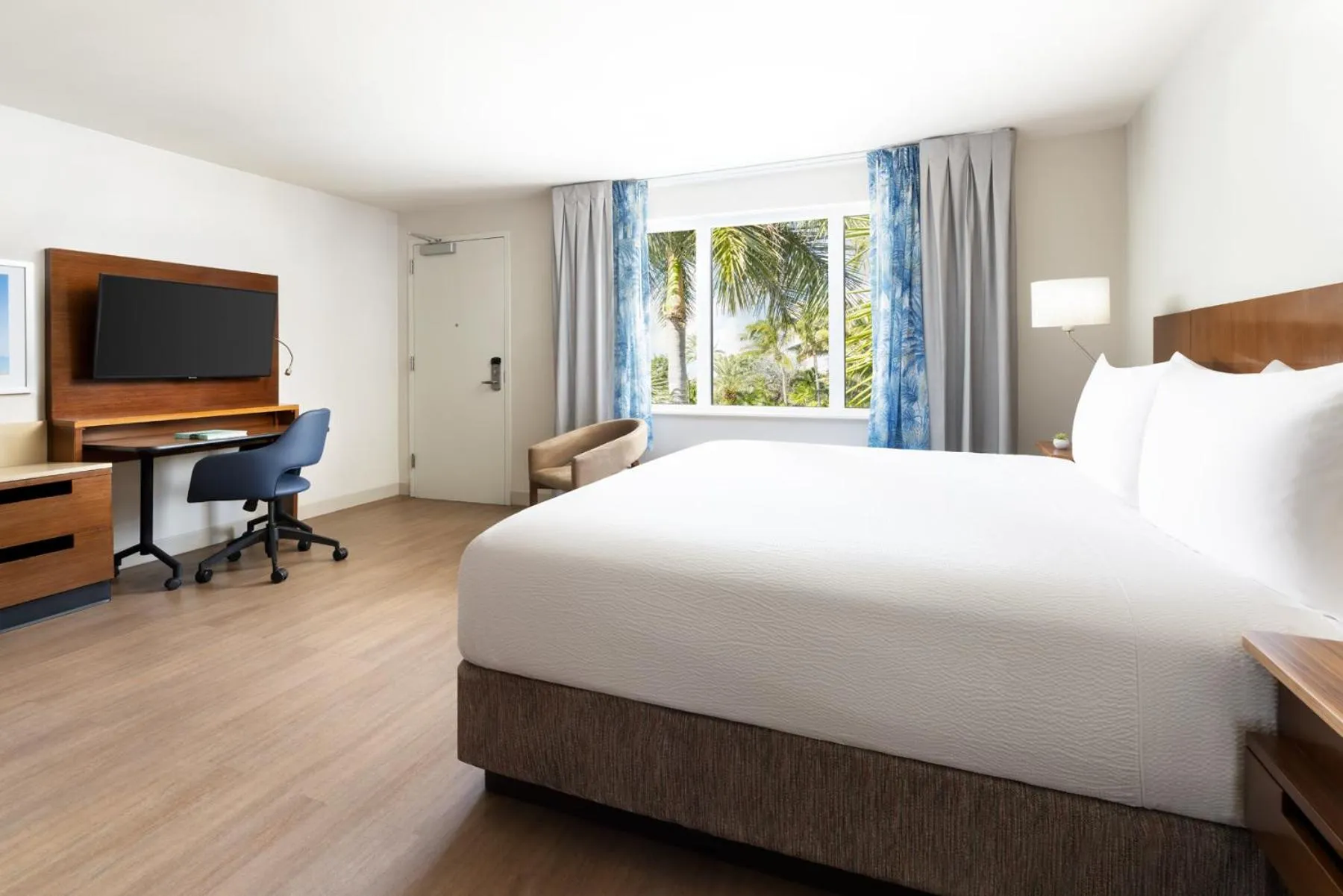 Bed in Fairfield by Marriott Inn & Suites Key West at The Keys Collection