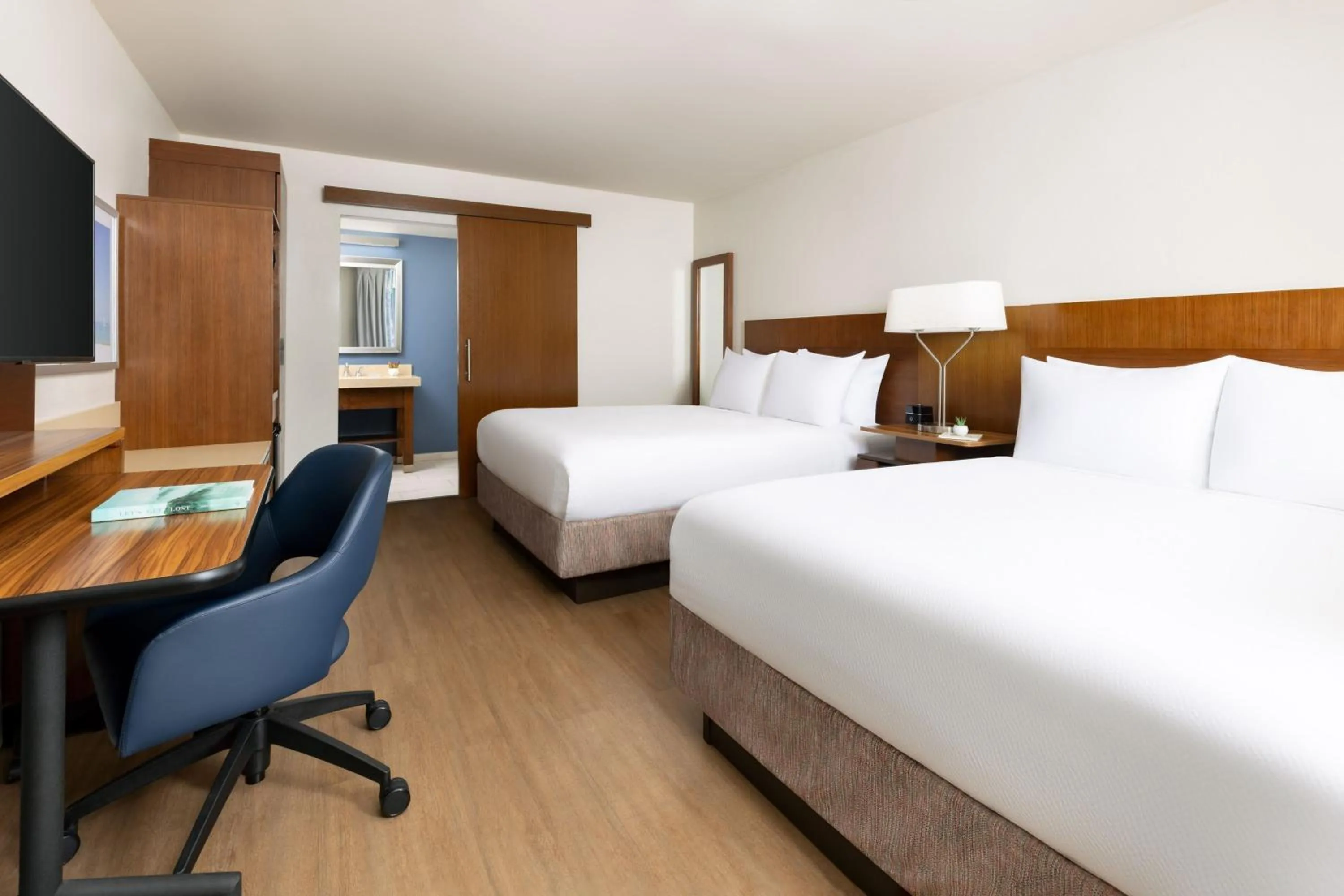 Photo of the whole room, Bed in Fairfield by Marriott Inn & Suites Key West at The Keys Collection