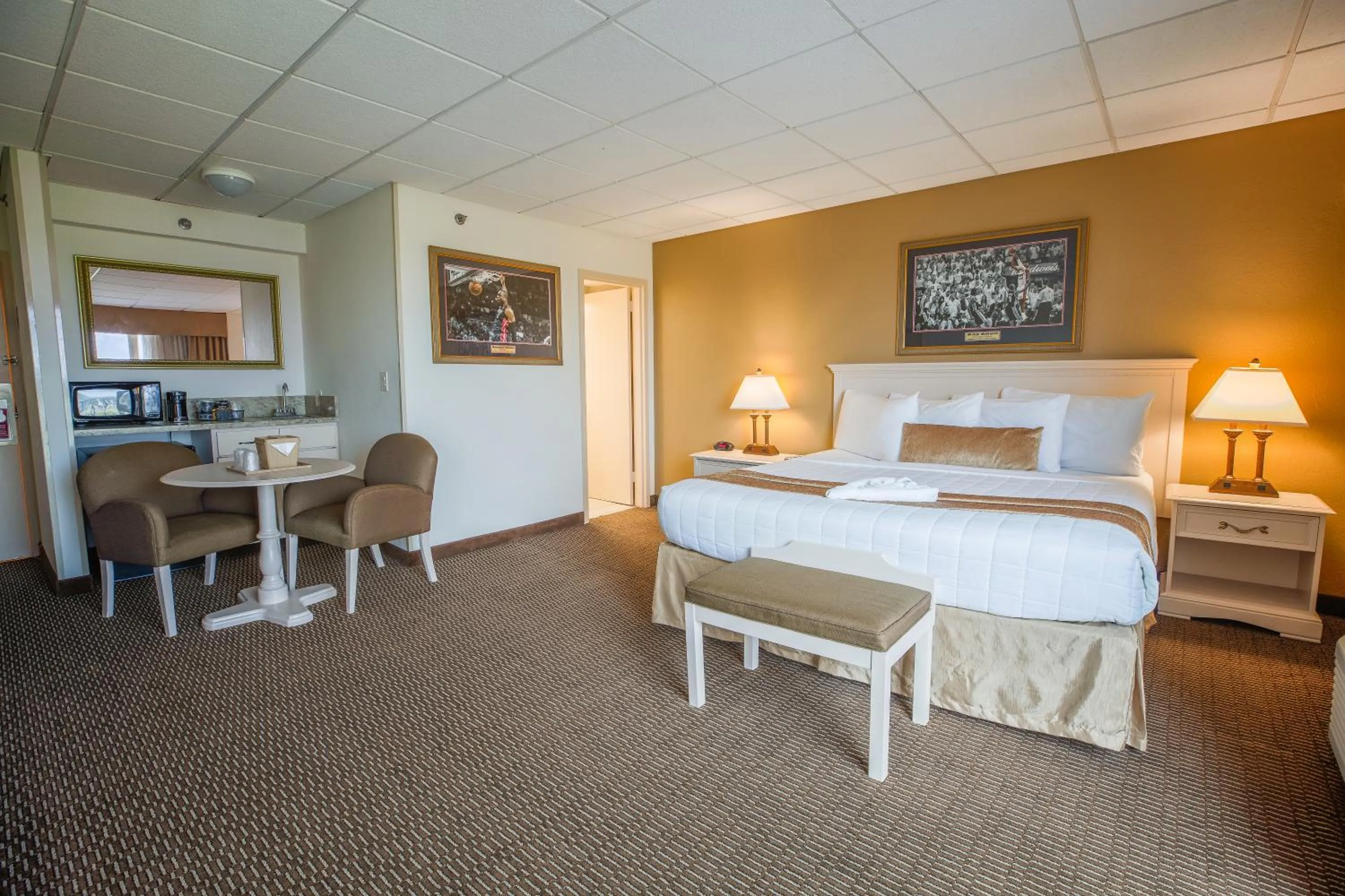 Photo of the whole room in Stadium Hotel