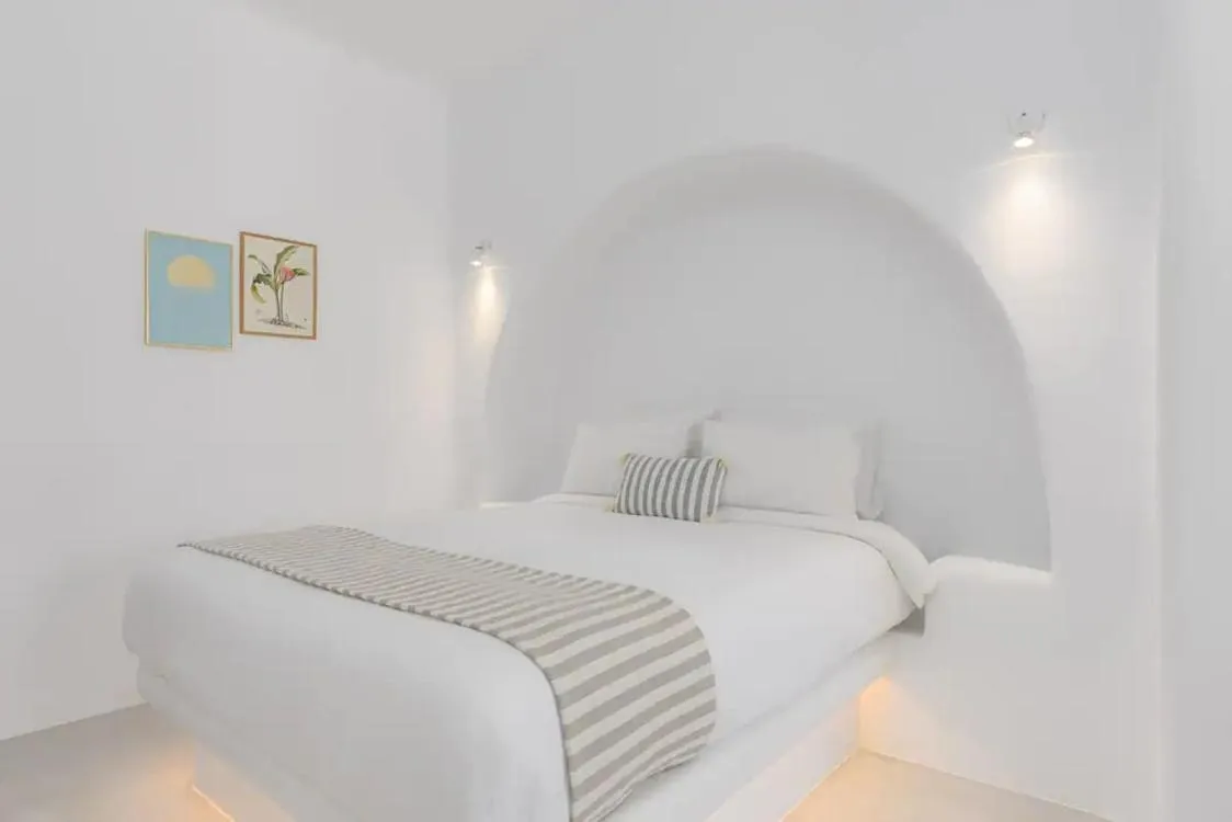 Bed in Koumi Homes Mykonos