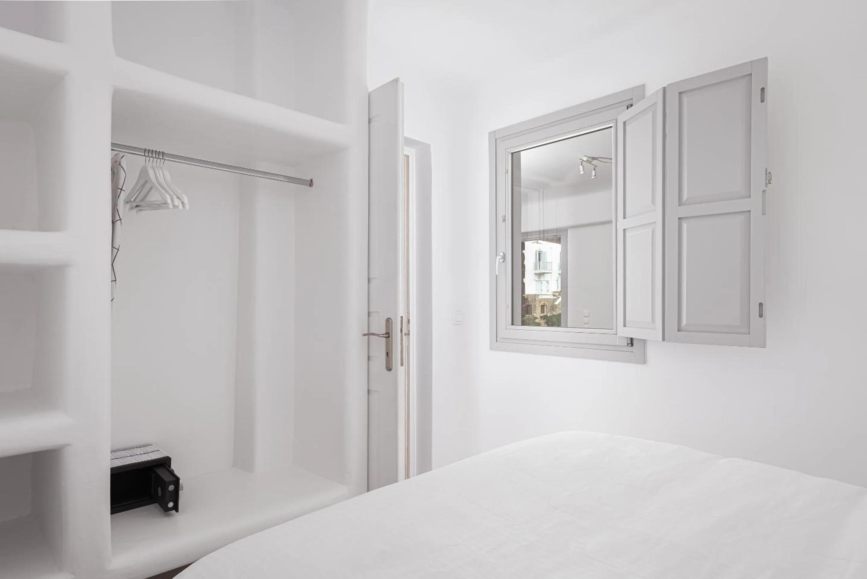 Bed in Koumi Homes Mykonos