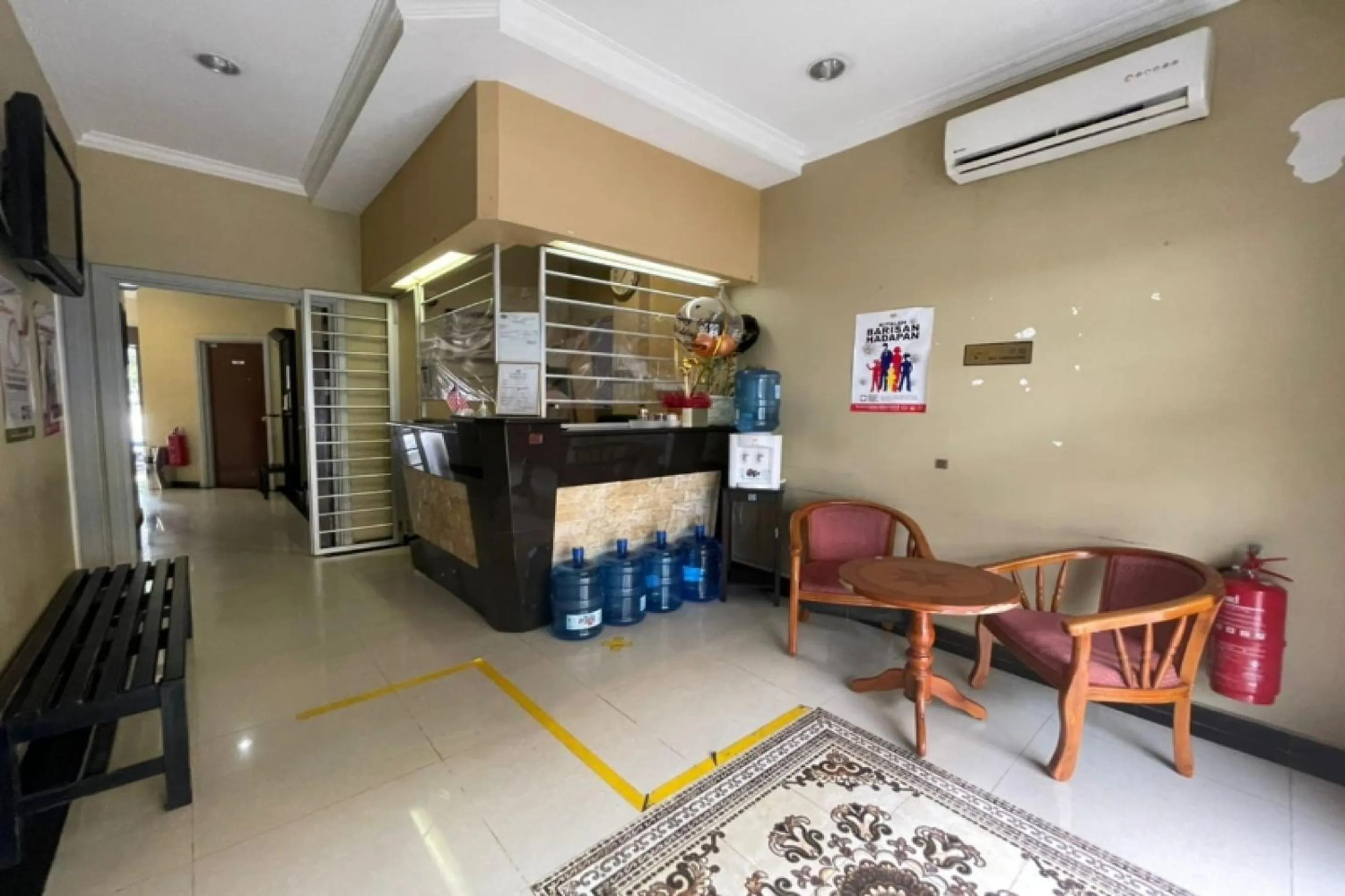 Lobby or reception in OYO 90411 Perdana Hotel Labuan
