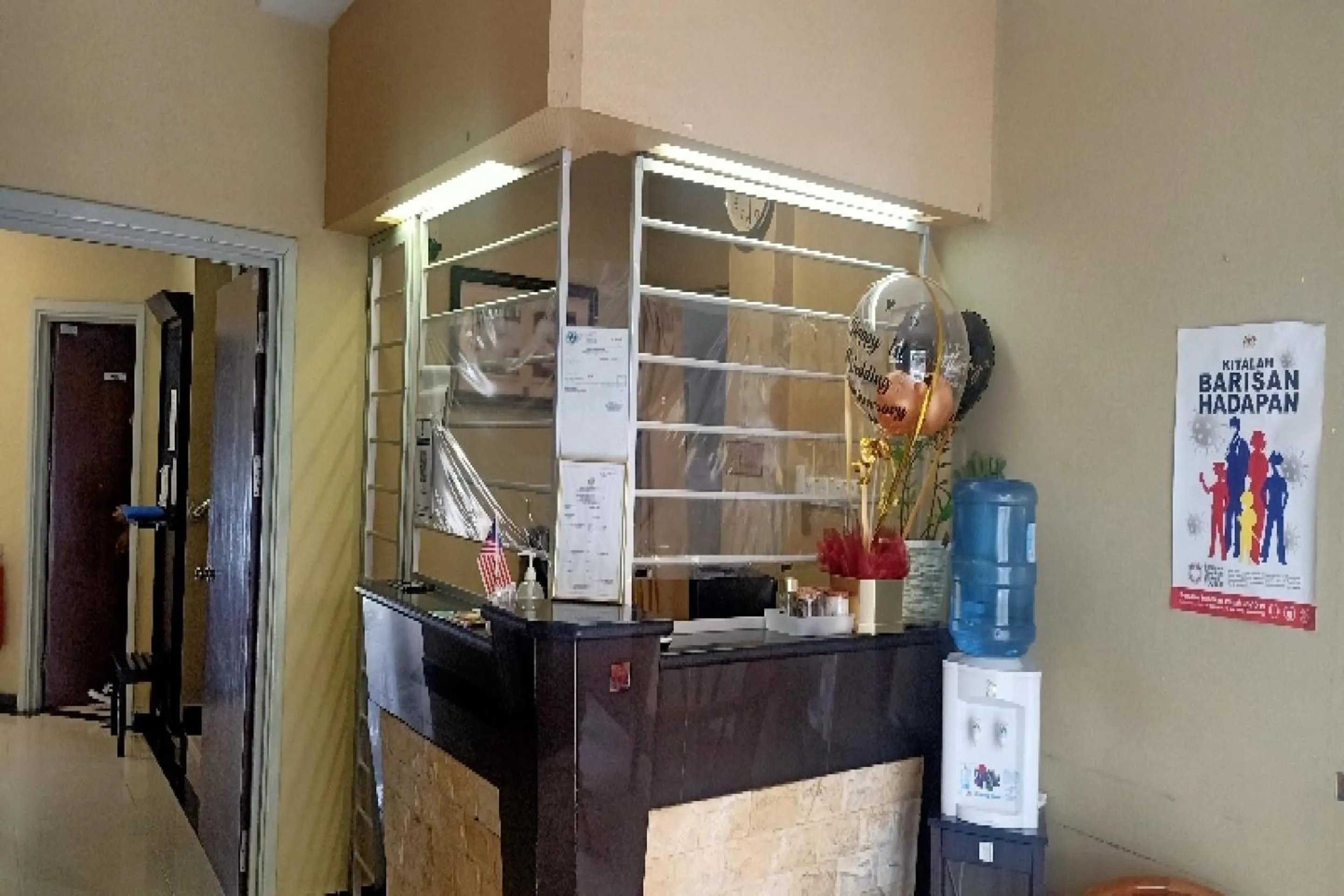 Lobby or reception in OYO 90411 Perdana Hotel Labuan