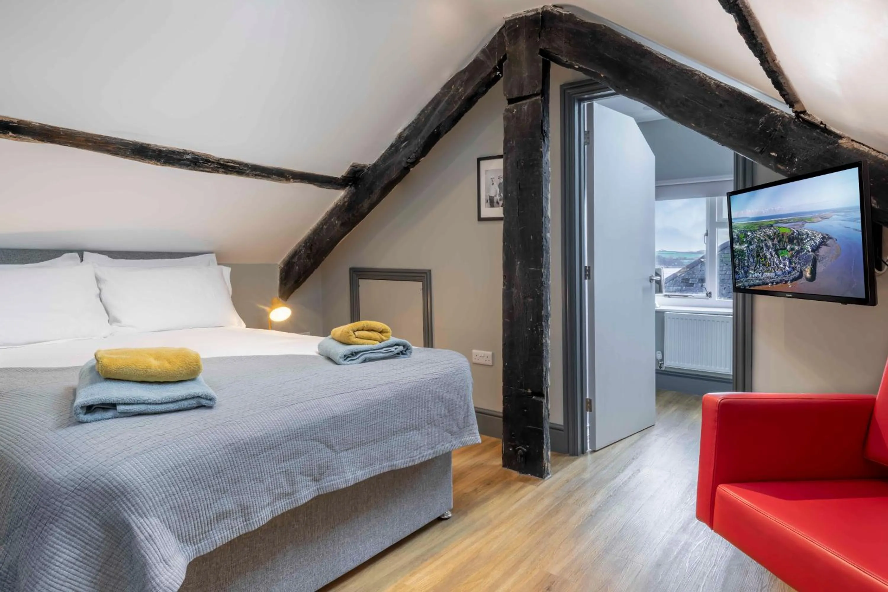 Bedroom, Bed in Sailors Rest