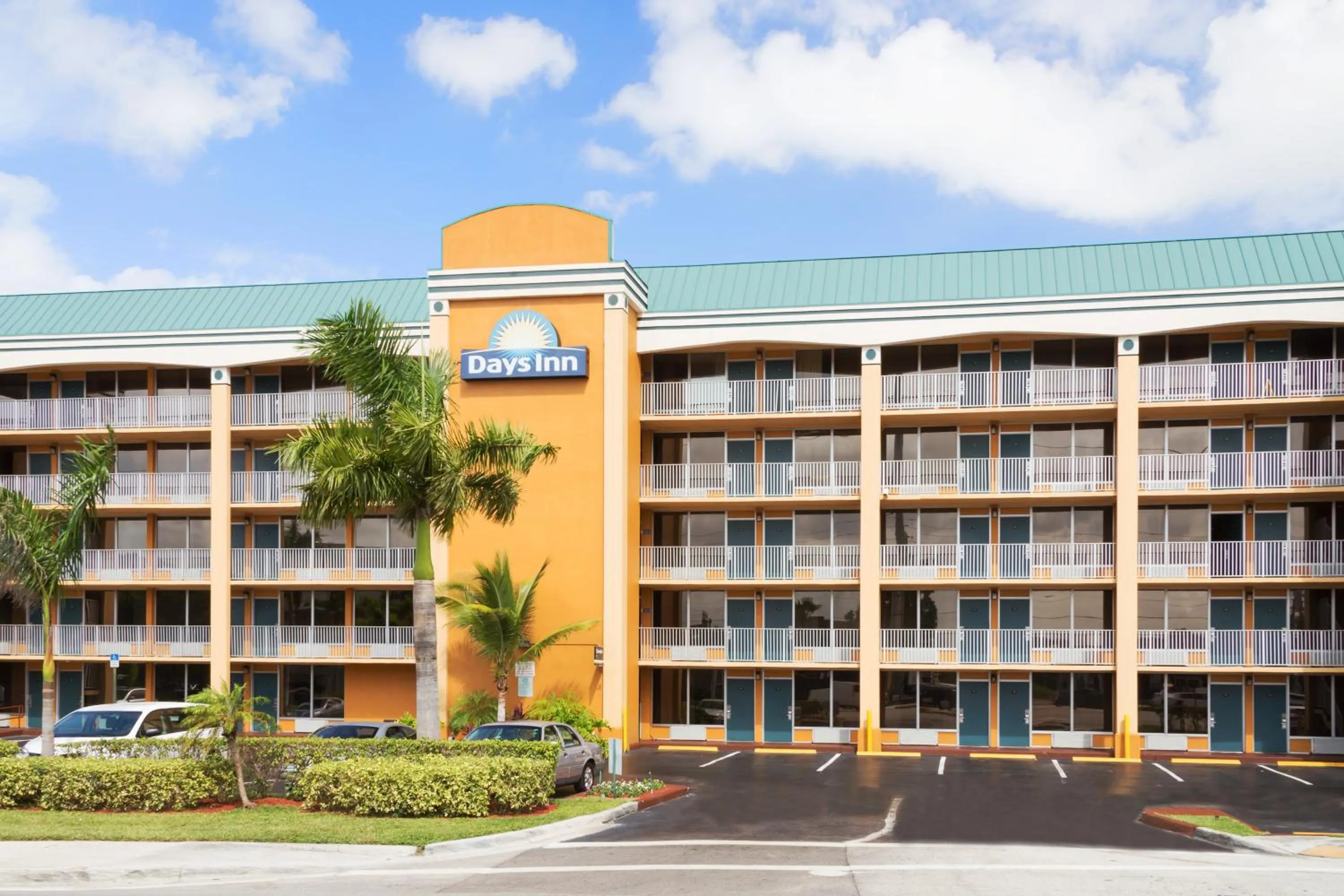 Facade/entrance in Days Inn by Wyndham Fort Lauderdale-Oakland Park Airport N