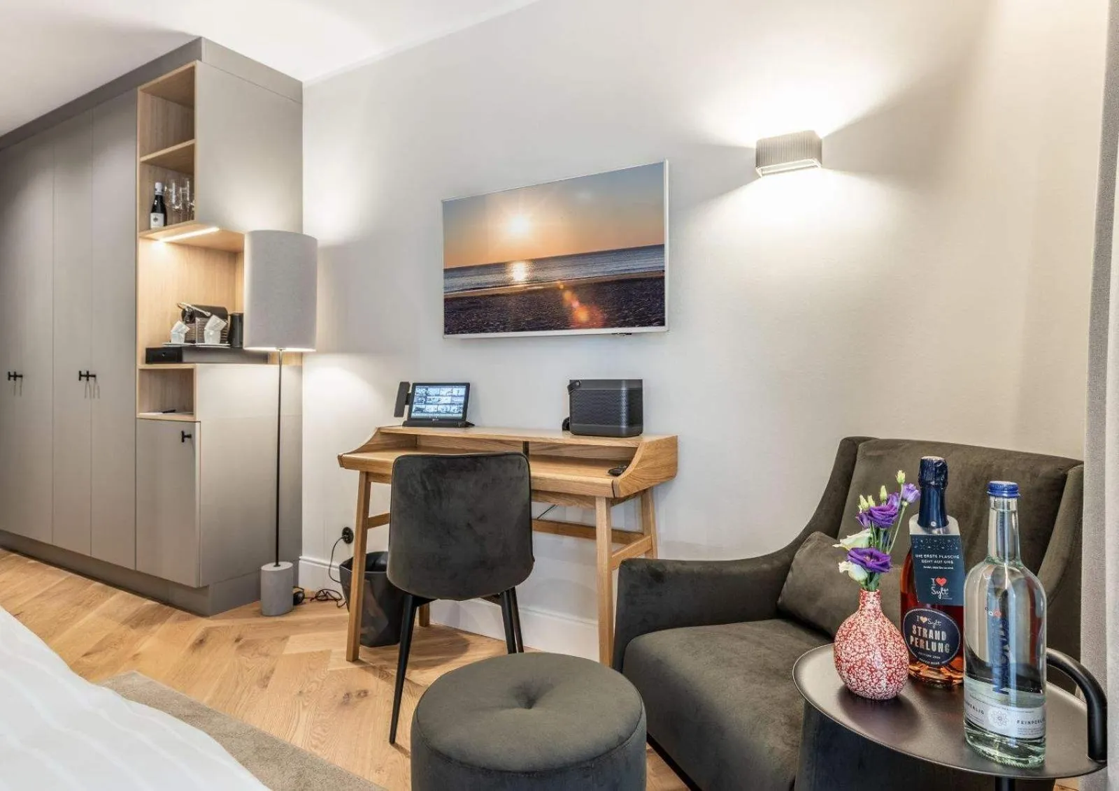 TV and multimedia in I LOVE SYLT Hotel Terminus ADULTS ONLY