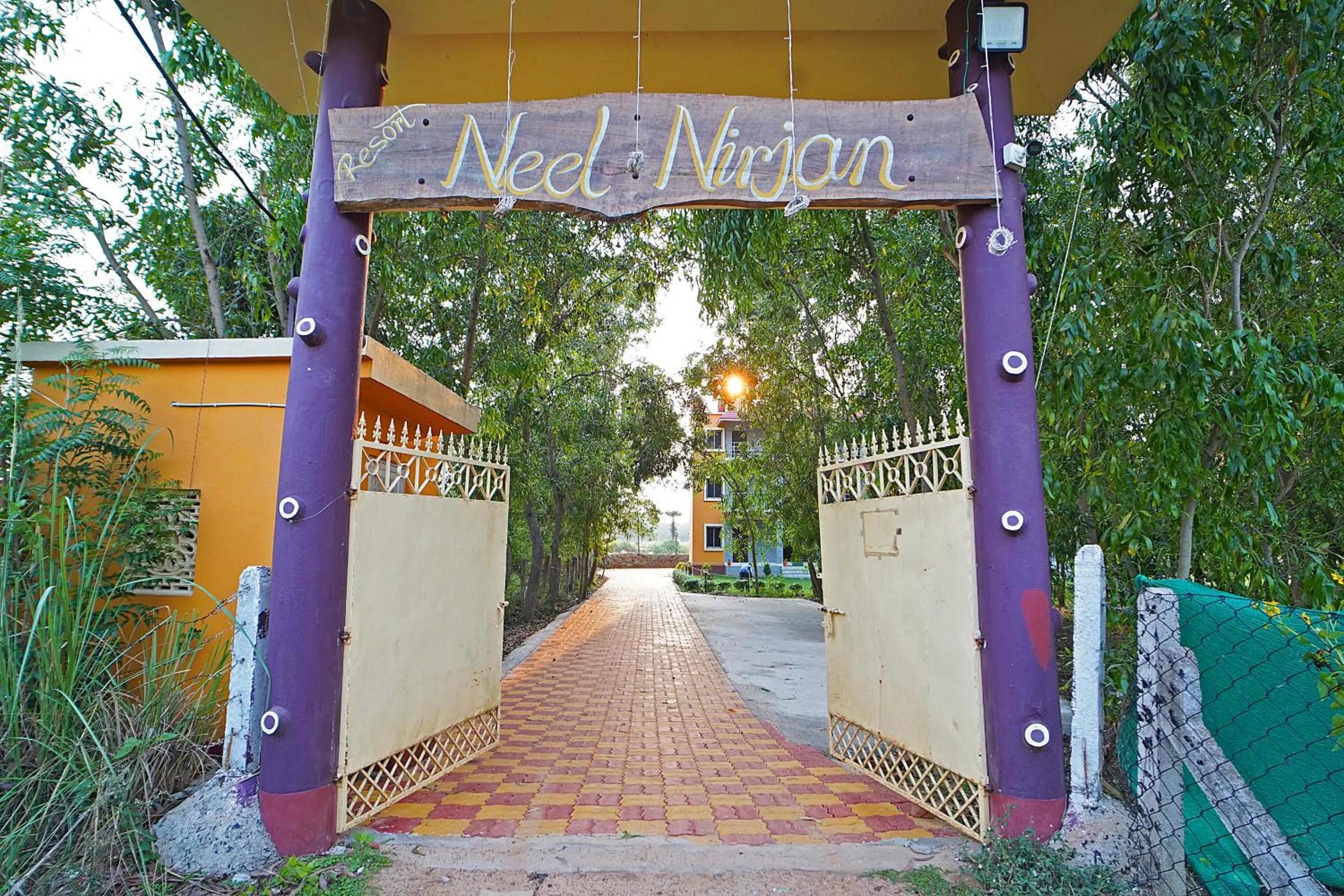 Day in Resort Neel Nirjan !! Best Family Couple friendly family Resort!!