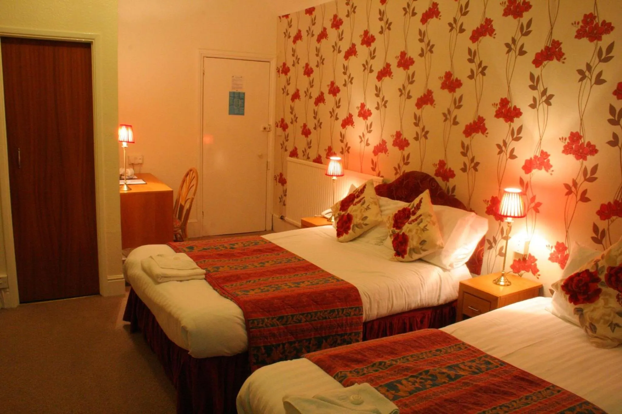 Bed in Holliers Hotel