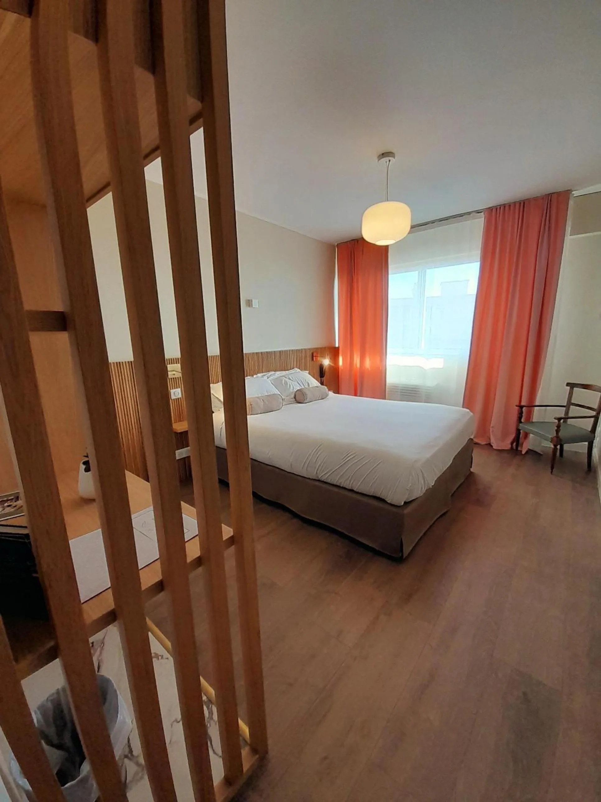 Property building, Bed in Hôtel Albion