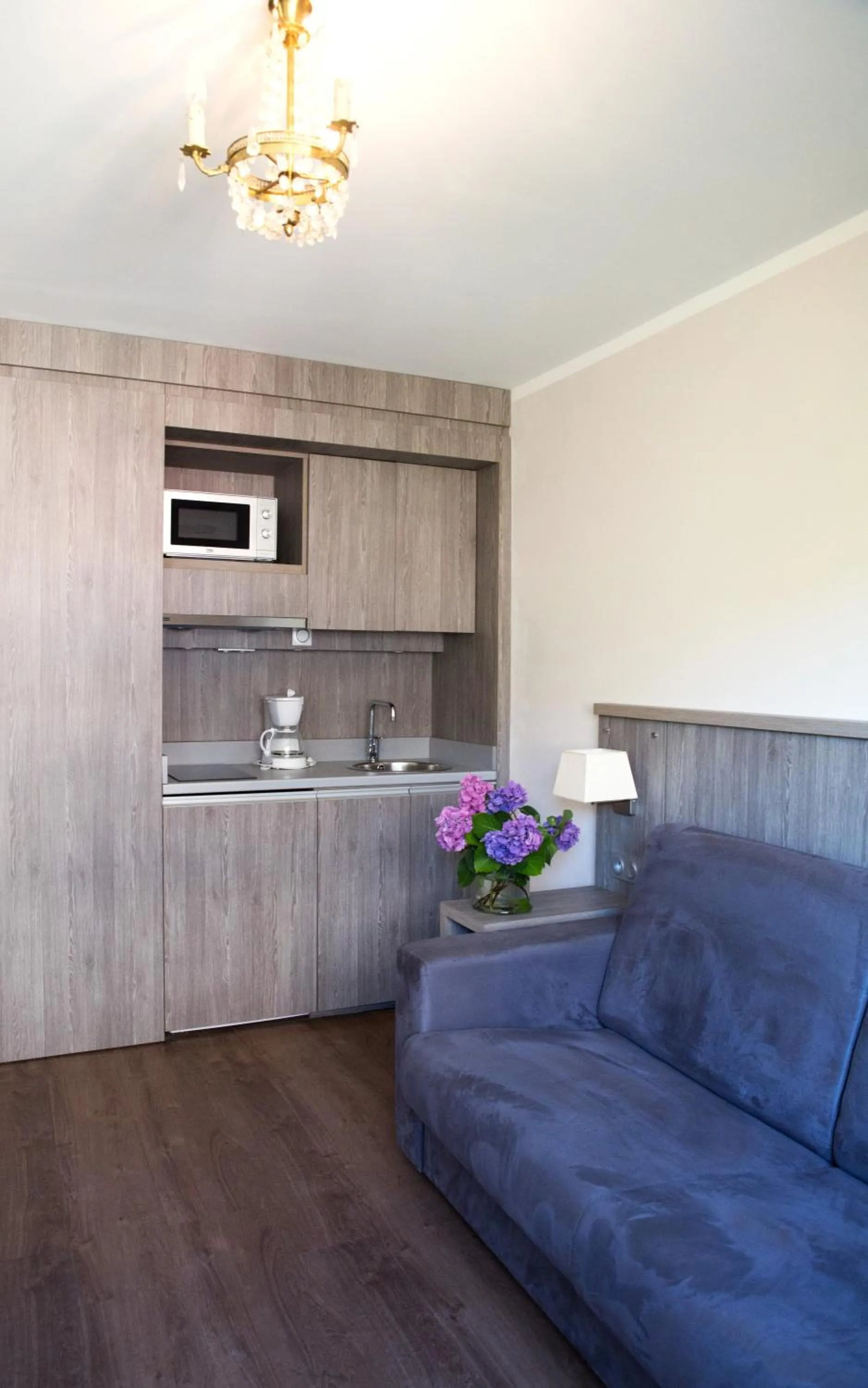 Property building in Hôtel Albion