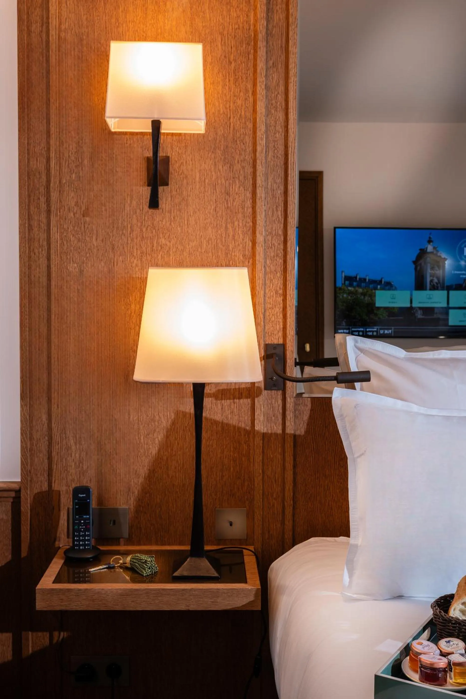 Bed in Hôtel Villa Madame - Saint-Germain-des-Prés