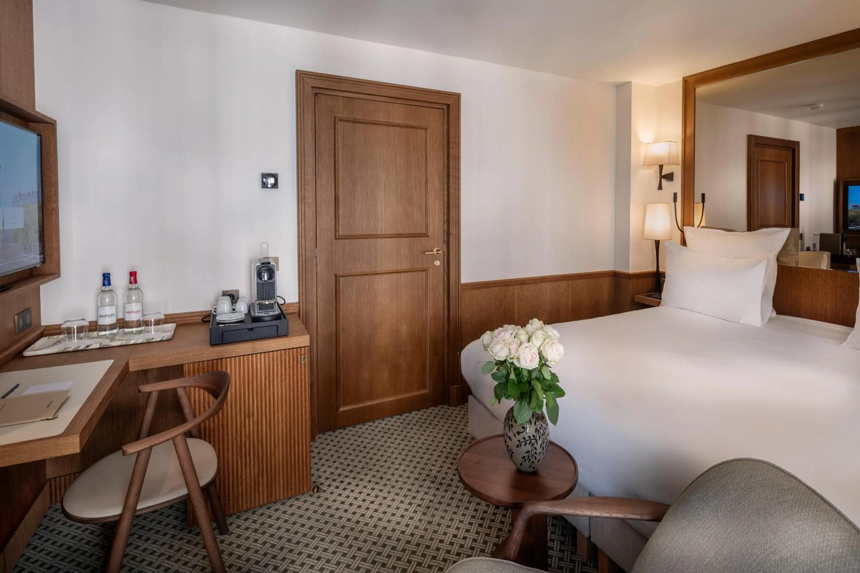 Photo of the whole room, Bed in Hôtel Villa Madame - Saint-Germain-des-Prés