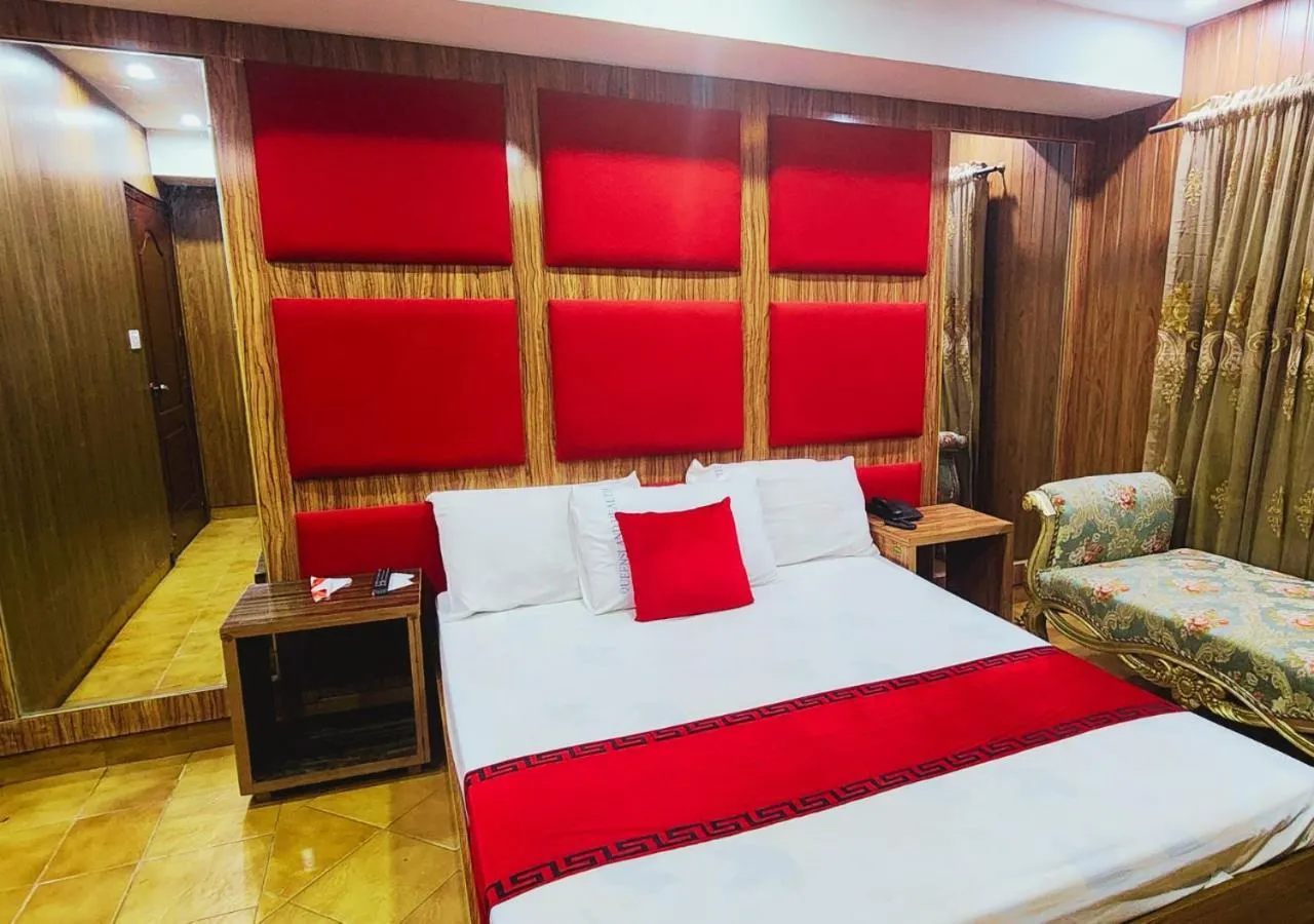 Bed in Sapphire Inn Motel Lahore
