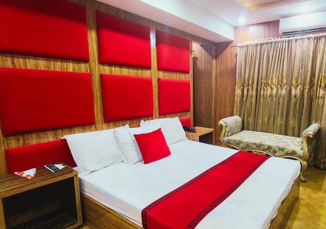Bed in Sapphire Inn Motel Lahore