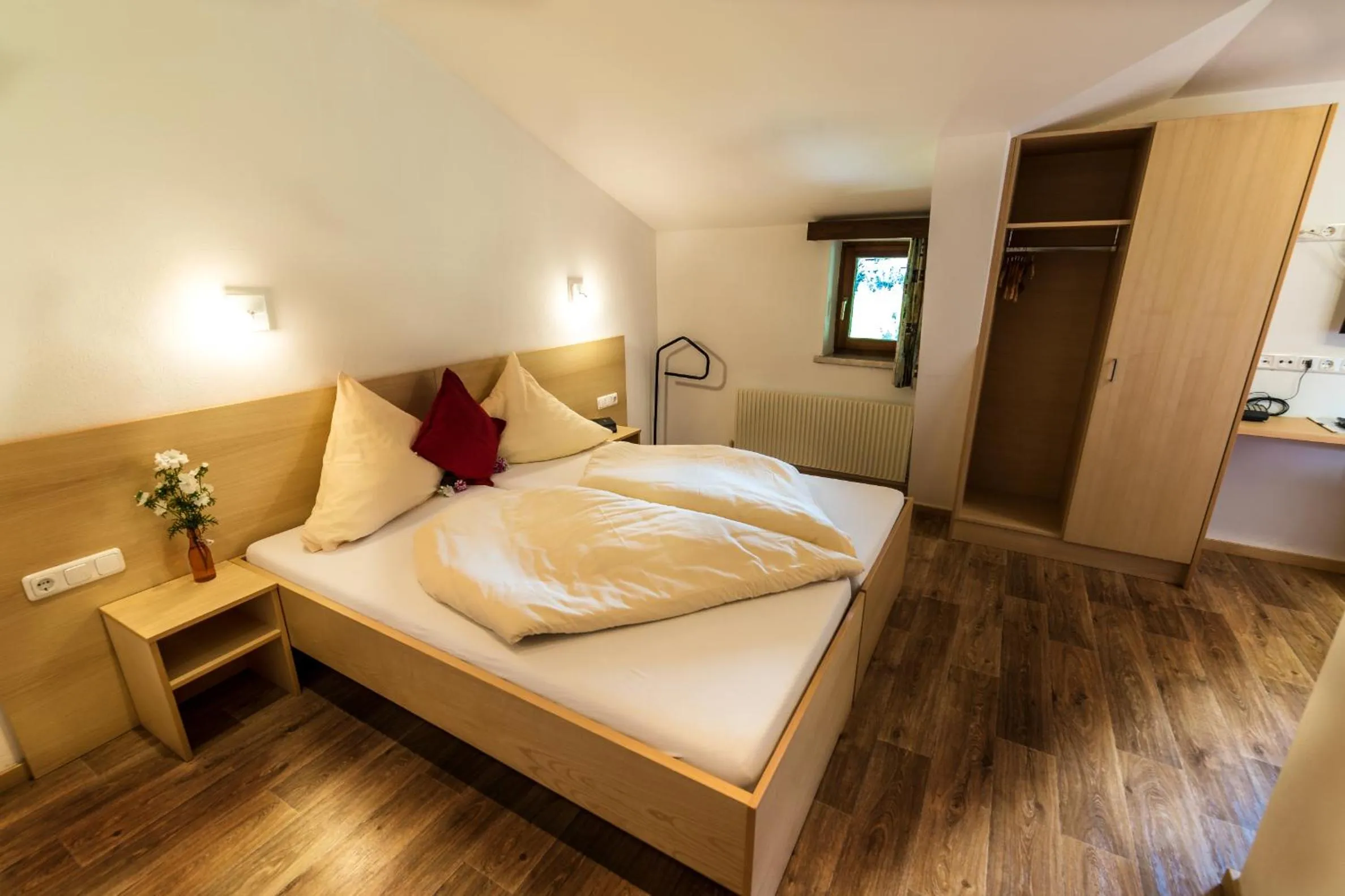 Bed in "Quality Hosts Arlberg" Hotel-Gasthof Freisleben