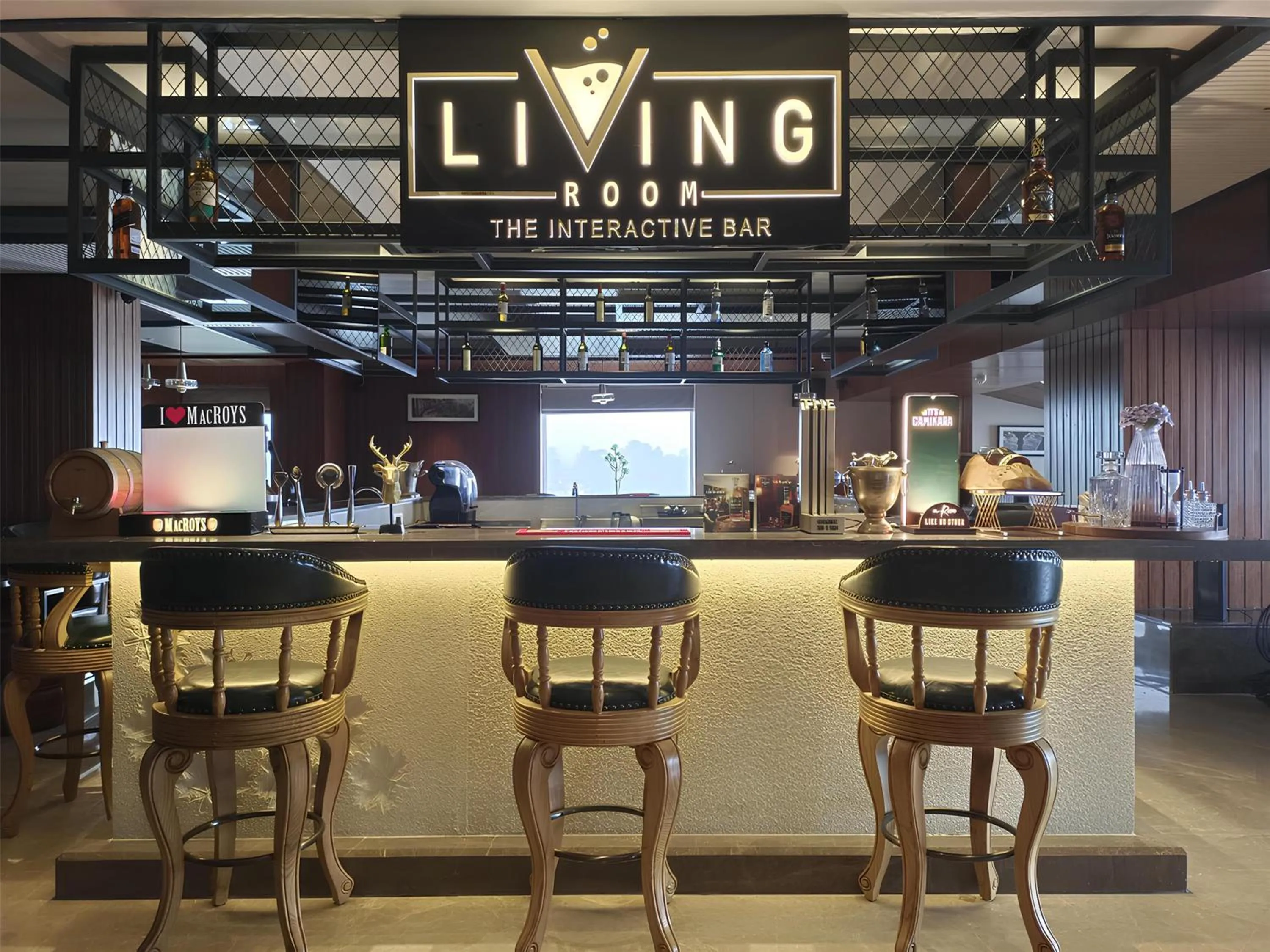 Lounge or bar in Radisson Kufri