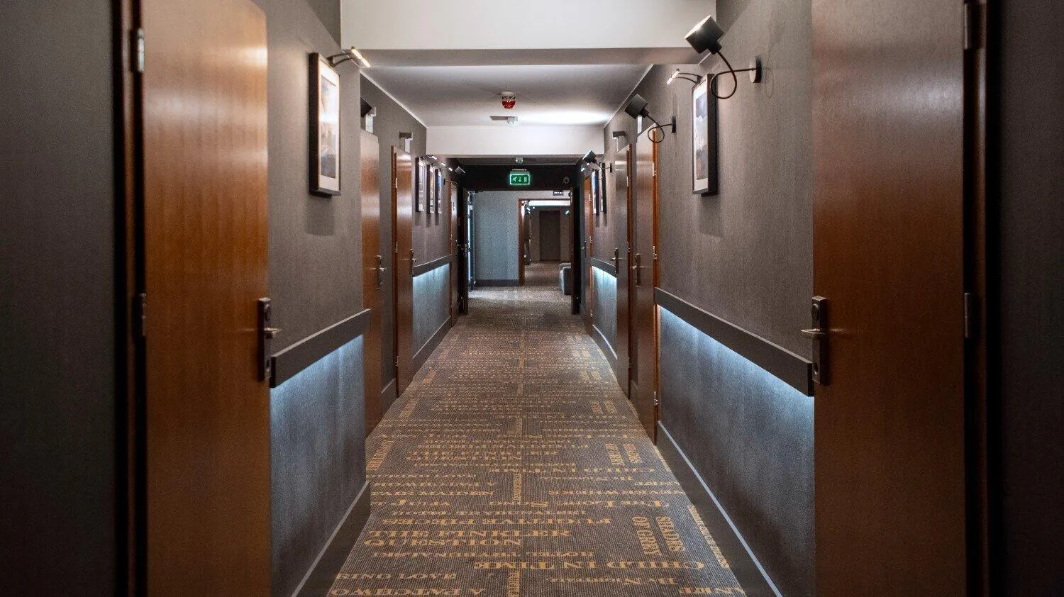 Lobby or reception in B&B HOTEL Piotrków Trybunalski