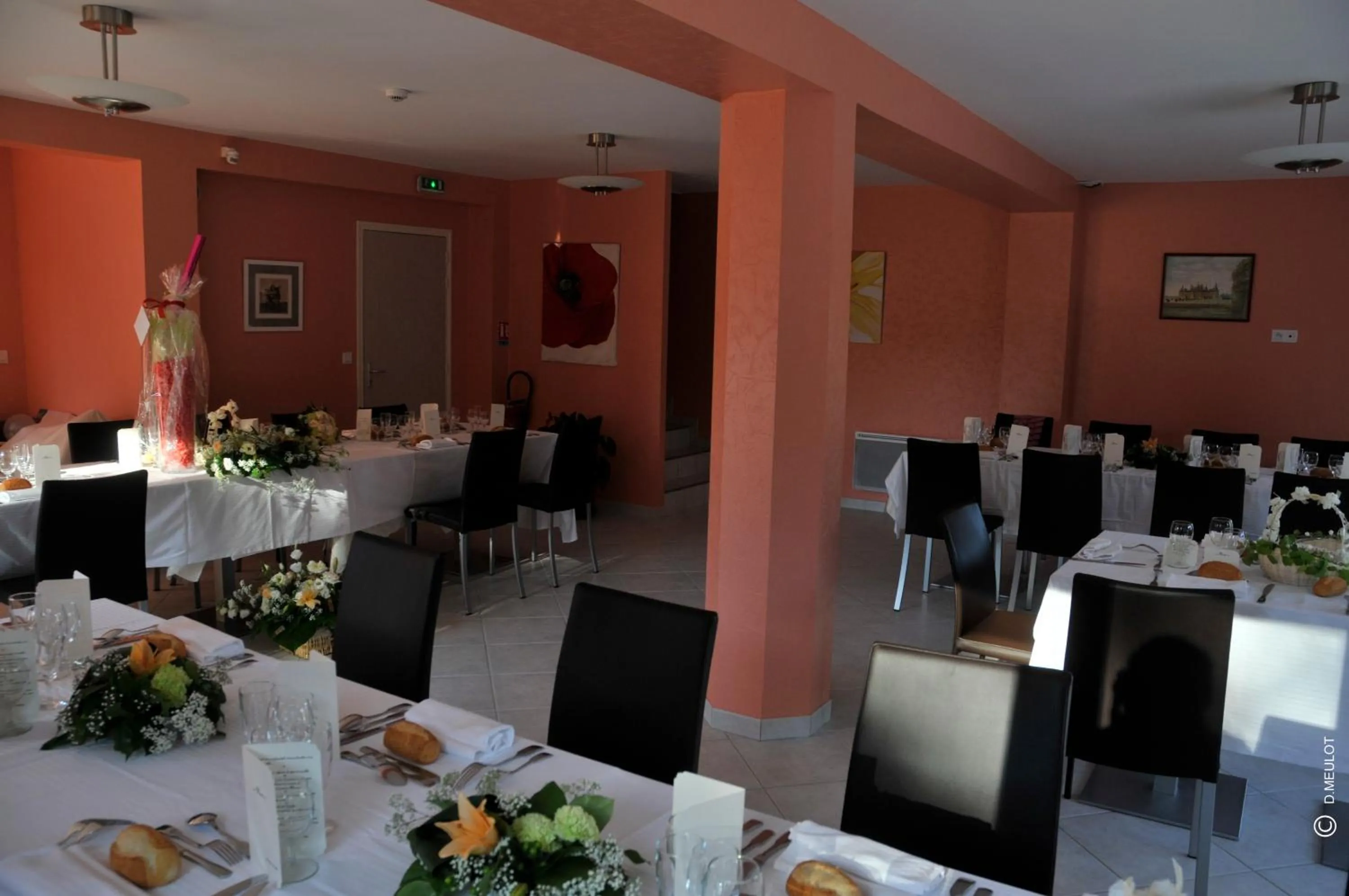 Restaurant/places to eat in L'Orée des Châteaux