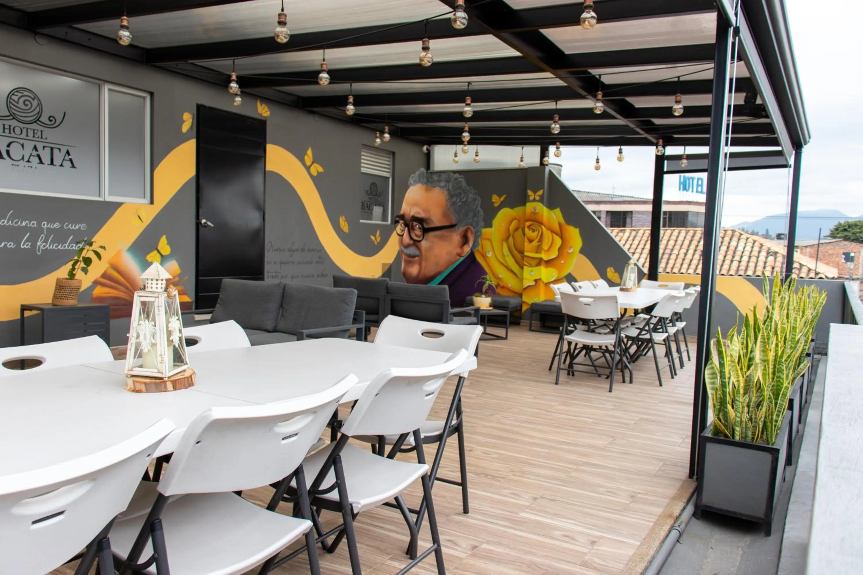 Restaurant/places to eat in Hotel Bacata Plaza