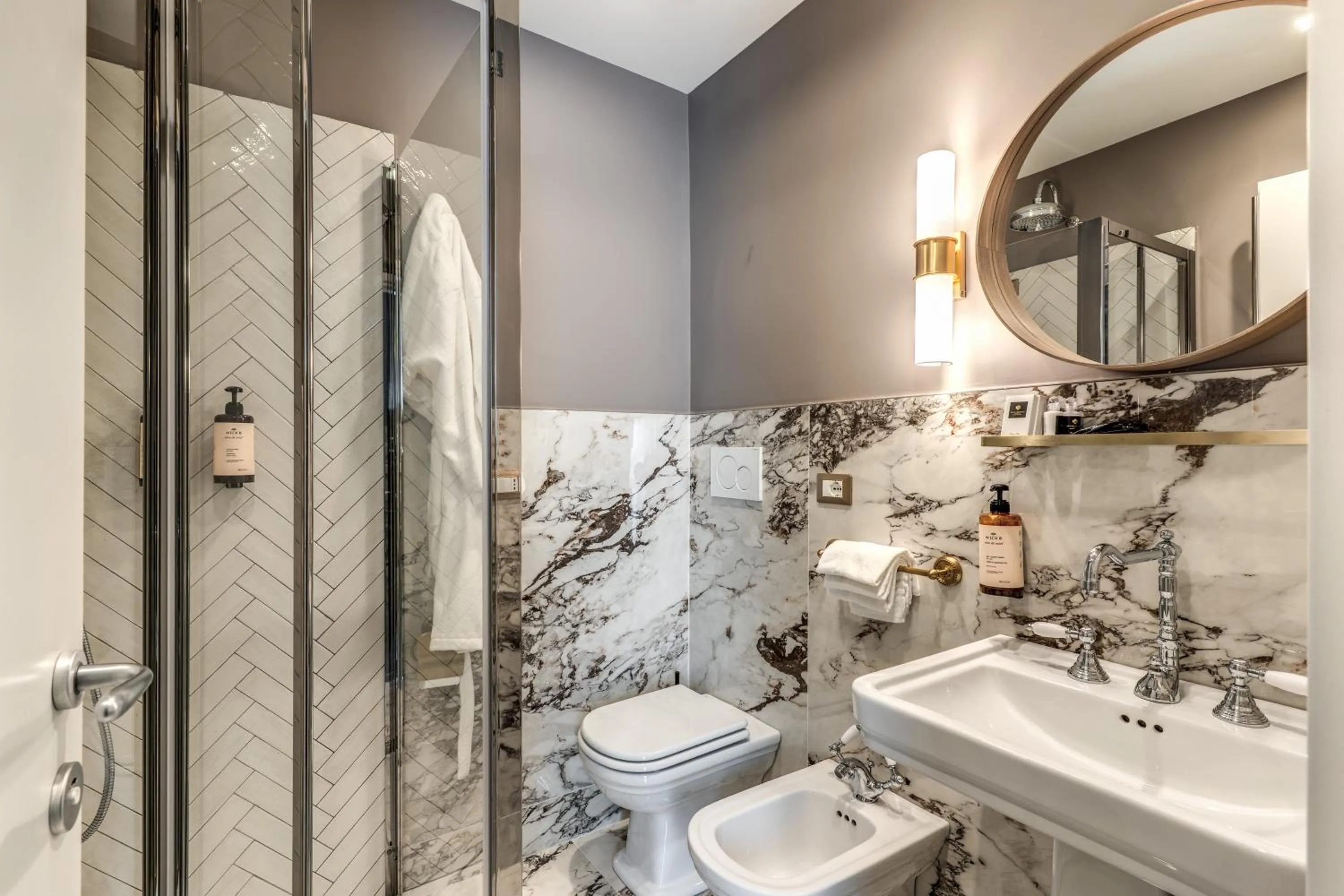 Shower in Antica Residenza Del Corso