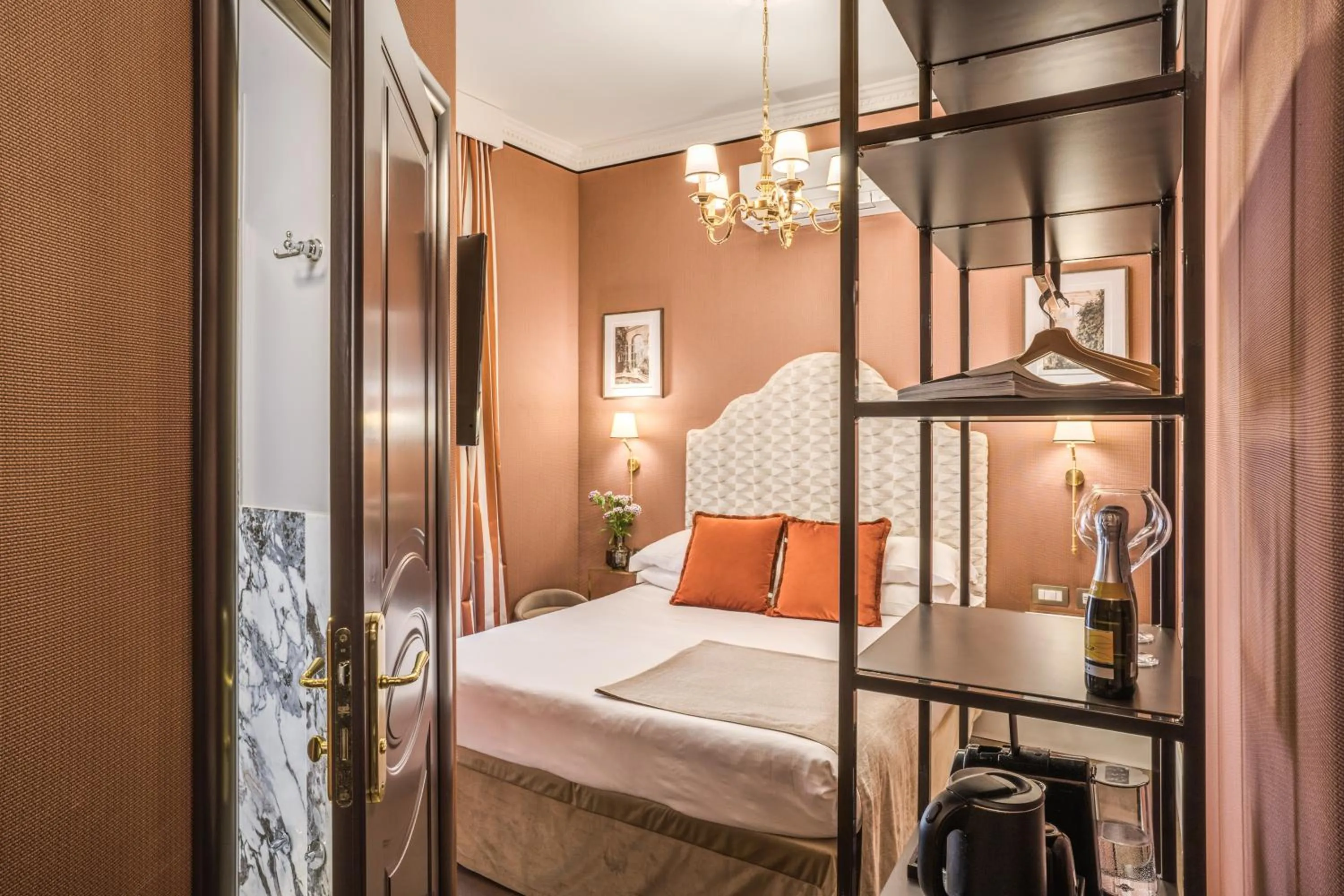 Photo of the whole room, Bed in Antica Residenza Del Corso