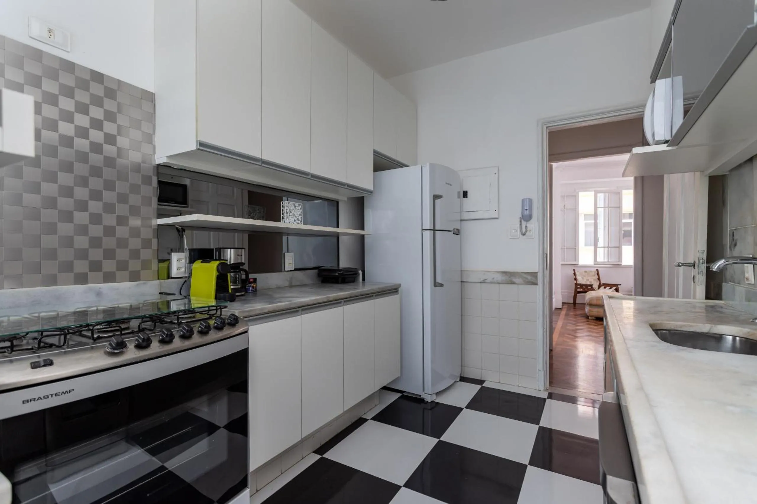 Kitchen or kitchenette in Encantador em Copacabana - Vista Oceânica - BI701 Z3