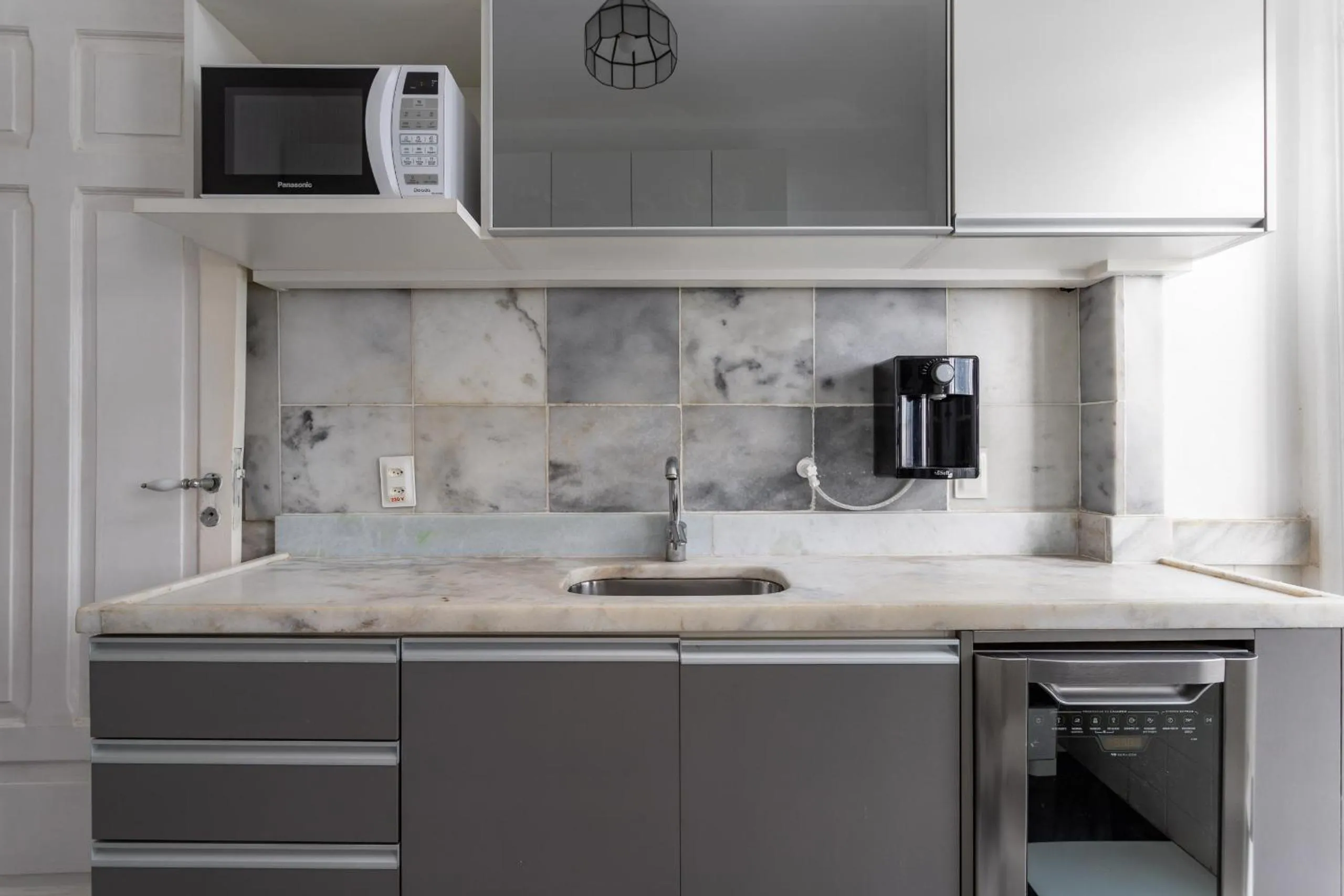 Kitchen or kitchenette in Encantador em Copacabana - Vista Oceânica - BI701 Z3