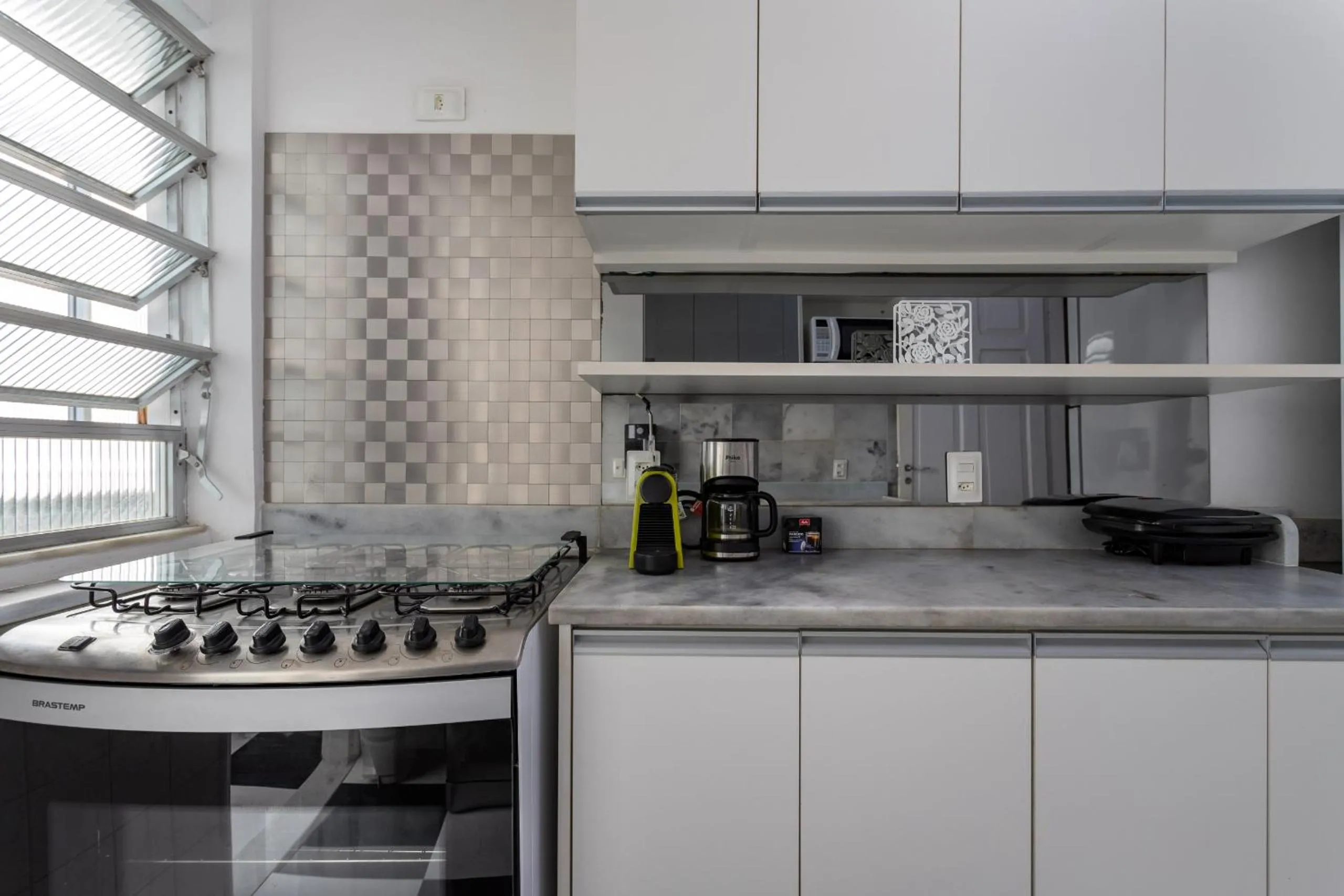 Kitchen or kitchenette in Encantador em Copacabana - Vista Oceânica - BI701 Z3