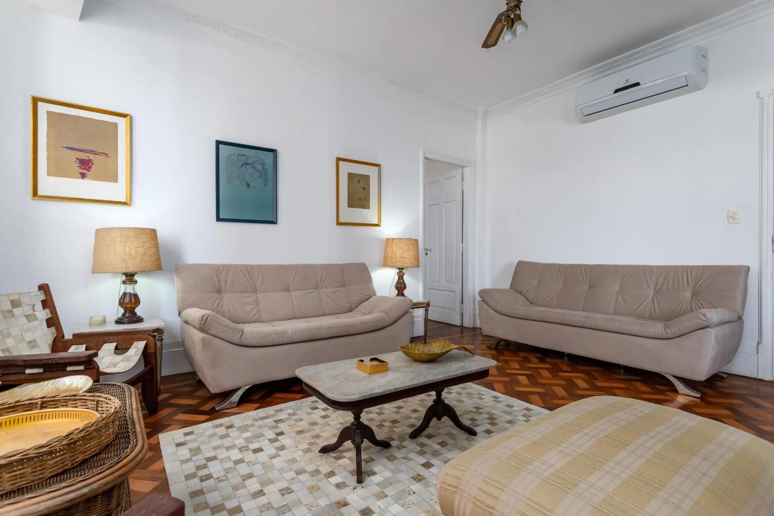 Communal lounge/ TV room in Encantador em Copacabana - Vista Oceânica - BI701 Z3