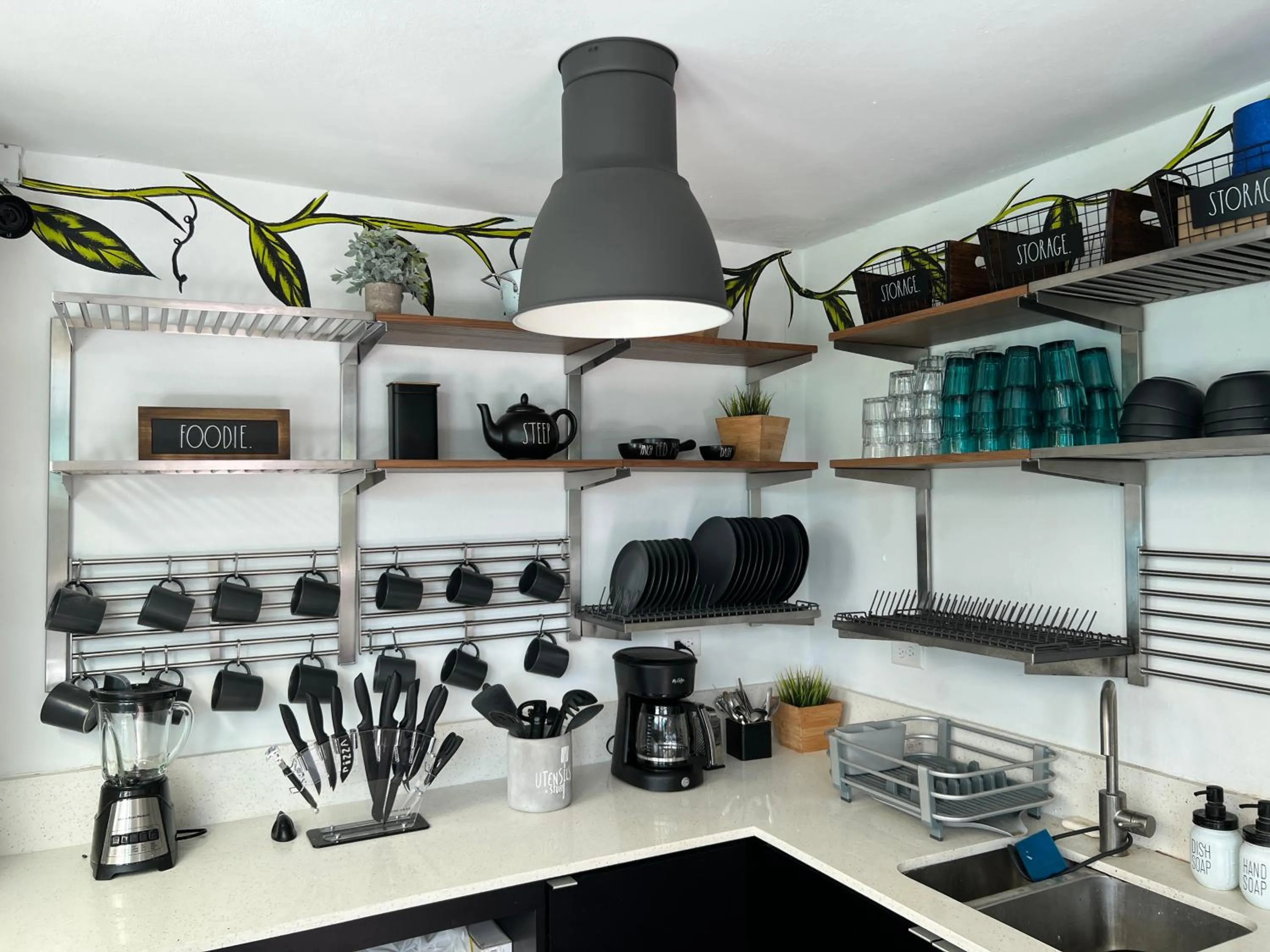 Kitchen or kitchenette in Nomada Beach Hostel- Isla Verde