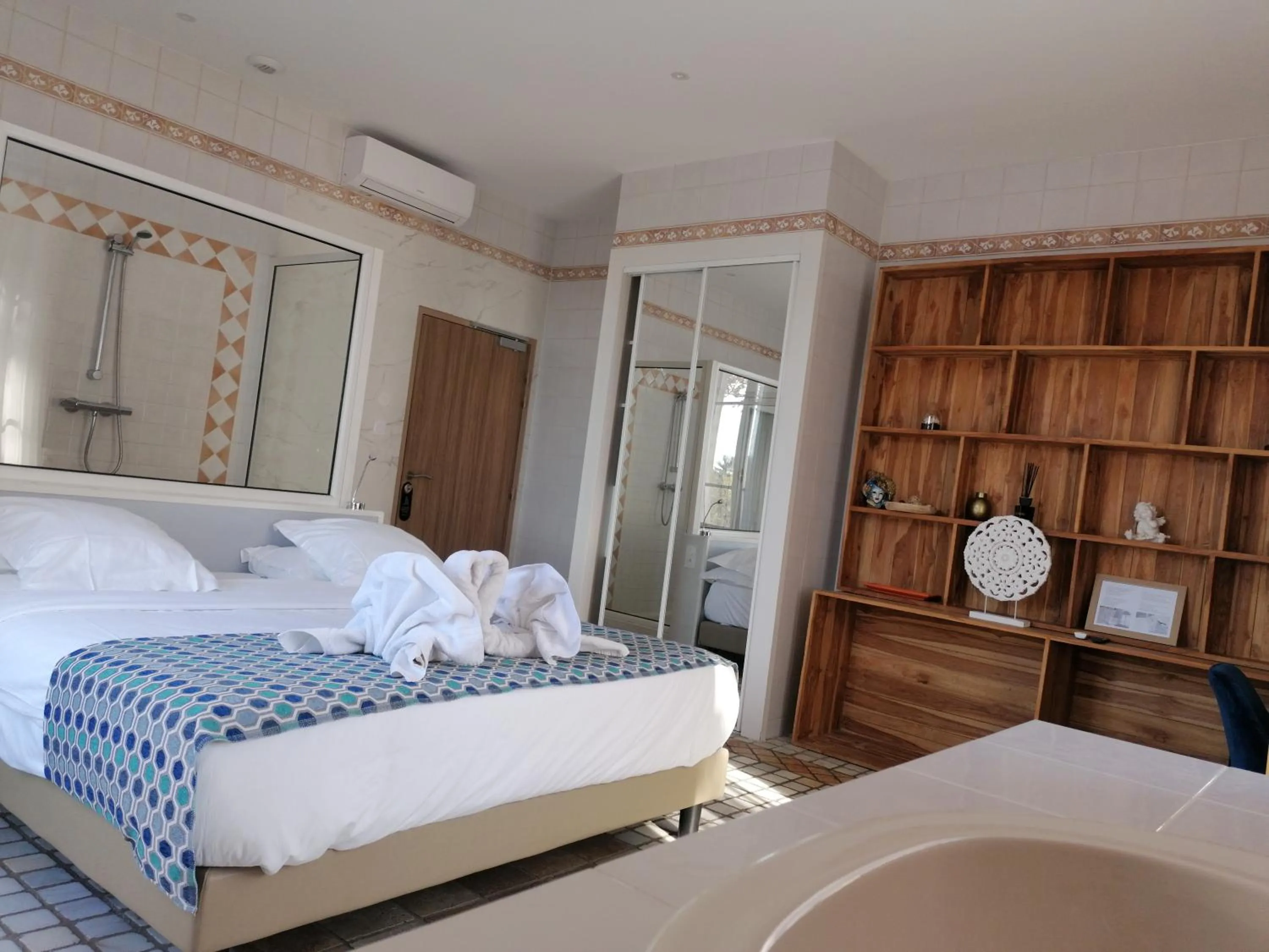 Bed in DOMAINE DE LA NERTHE- HOTEL PROVENCE MEDITERRANEE