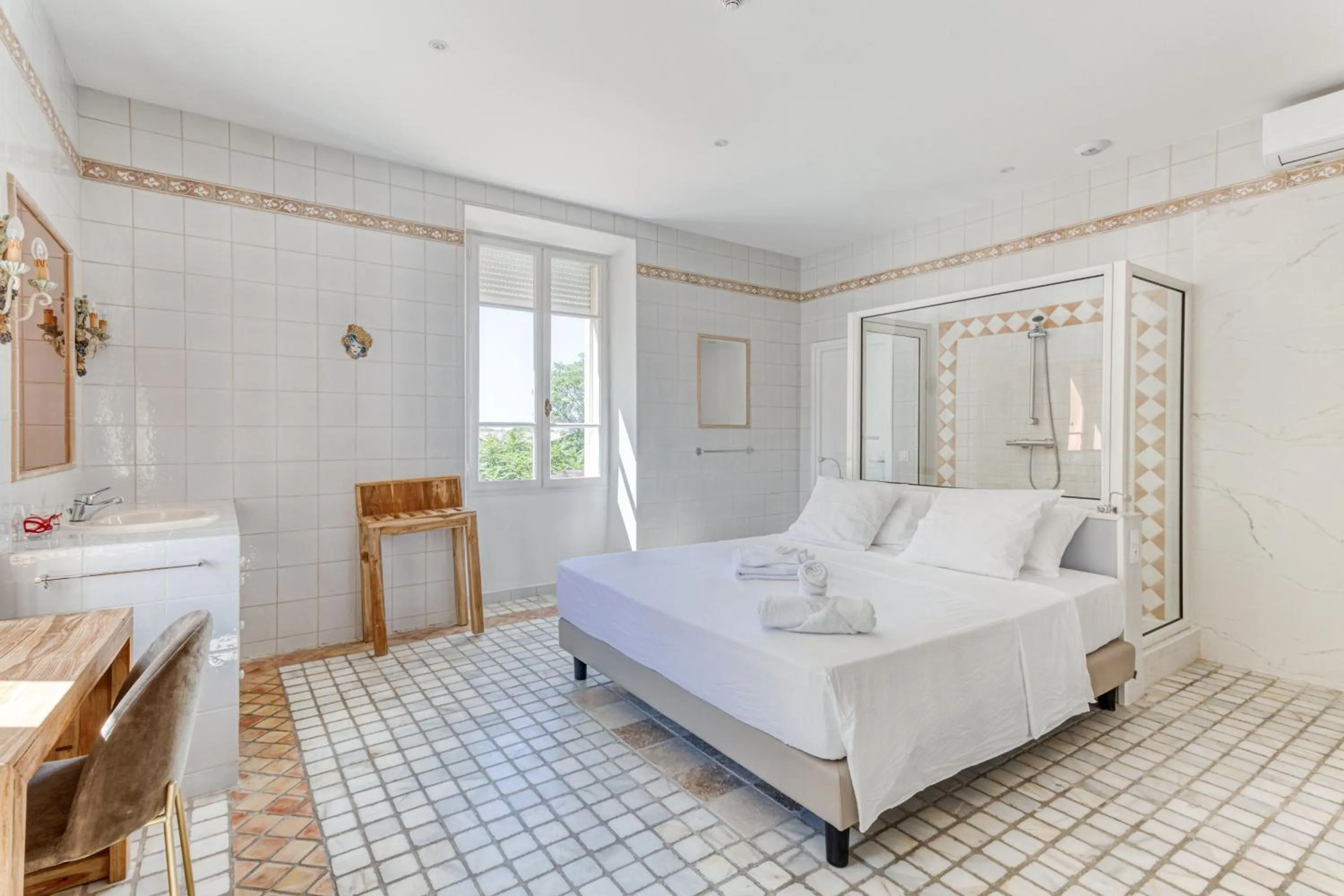 Bathroom, Bed in DOMAINE DE LA NERTHE- HOTEL PROVENCE MEDITERRANEE