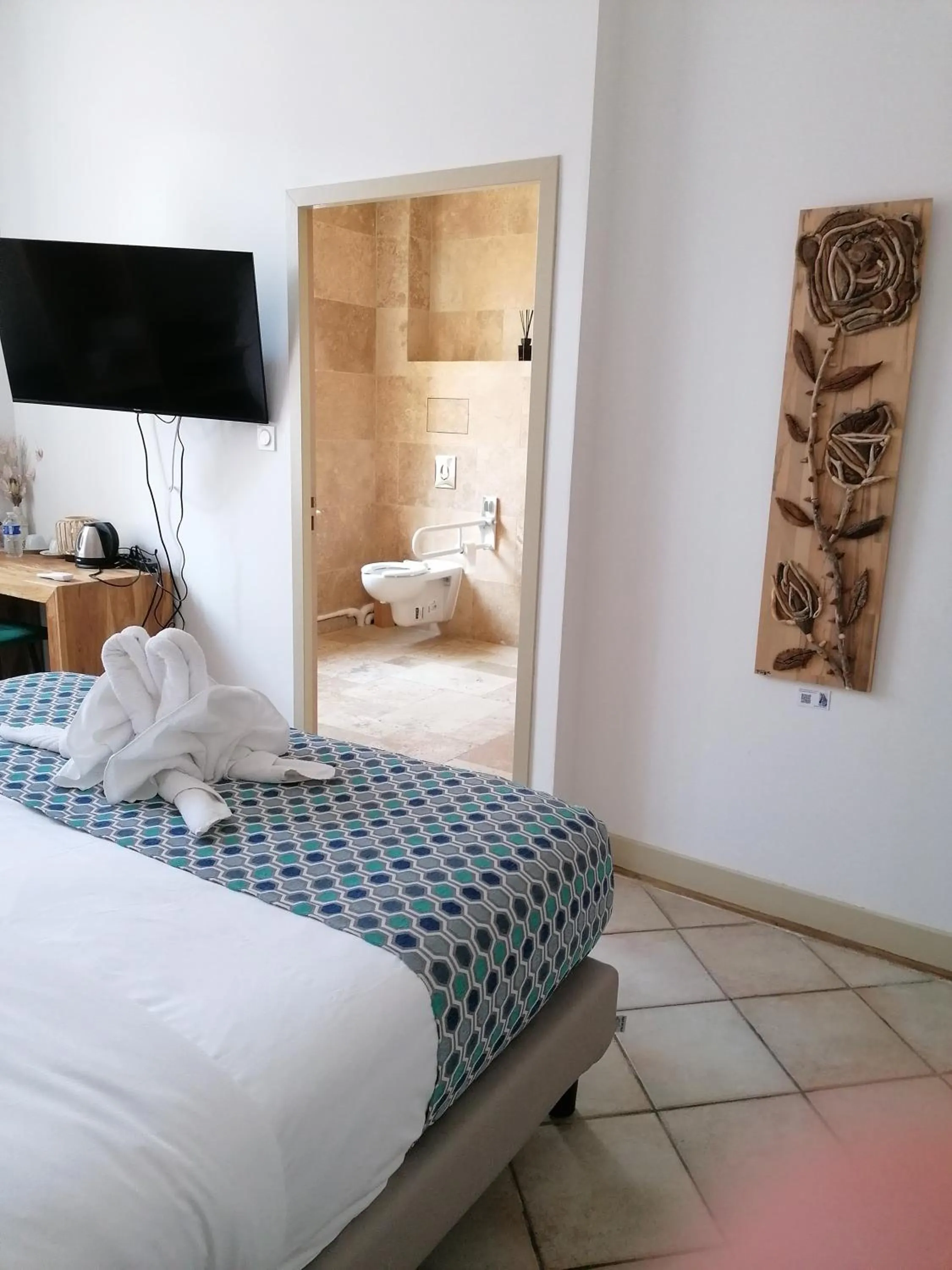 Bathroom, Bed in DOMAINE DE LA NERTHE- HOTEL PROVENCE MEDITERRANEE