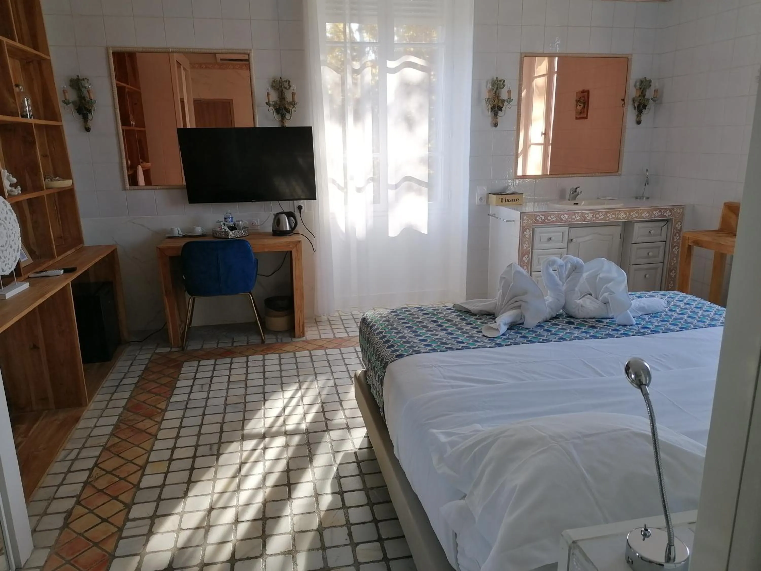 Bed in DOMAINE DE LA NERTHE- HOTEL PROVENCE MEDITERRANEE