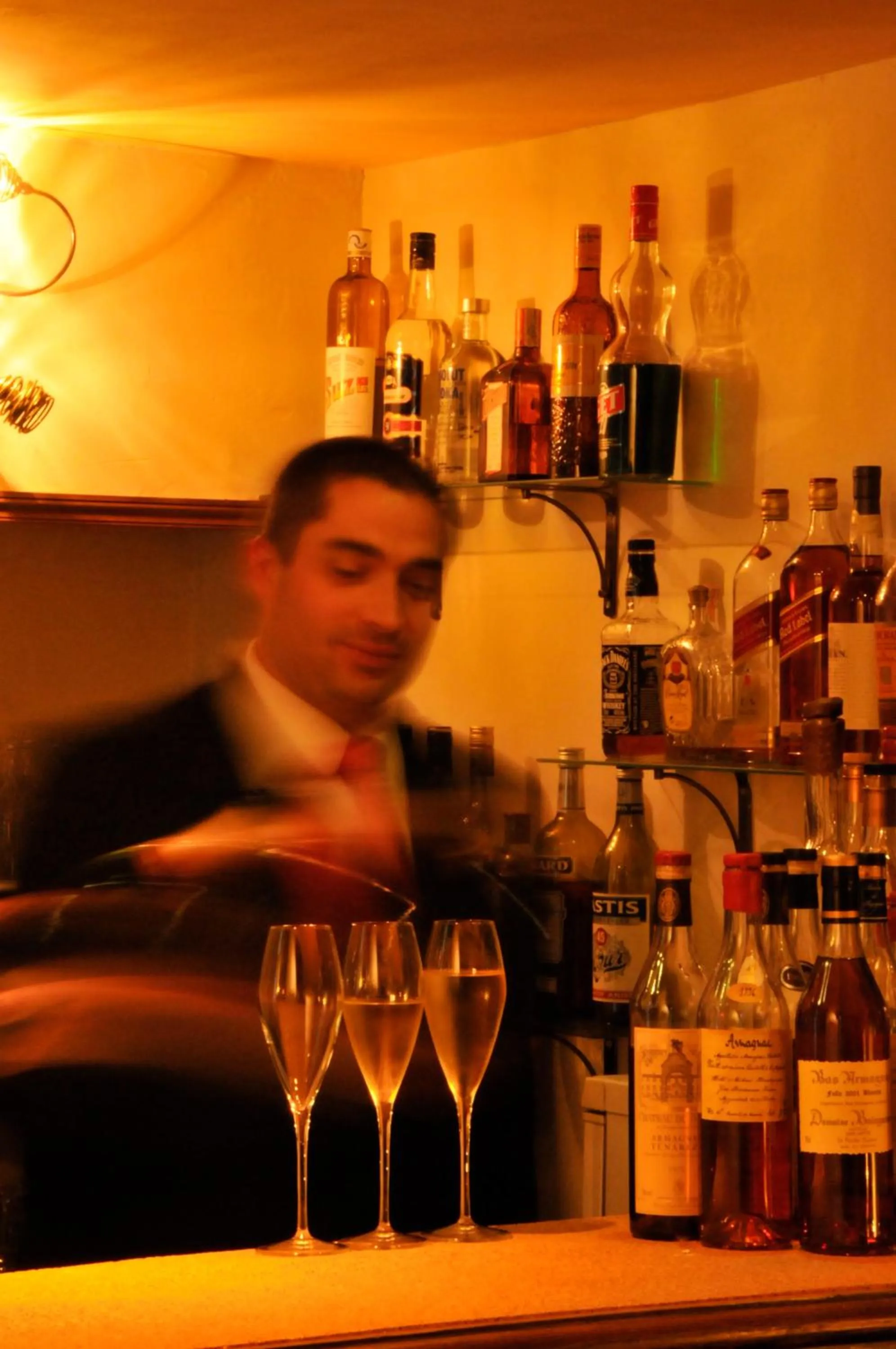 Lounge or bar in Logis Hôtel Restaurant Château Bellevue