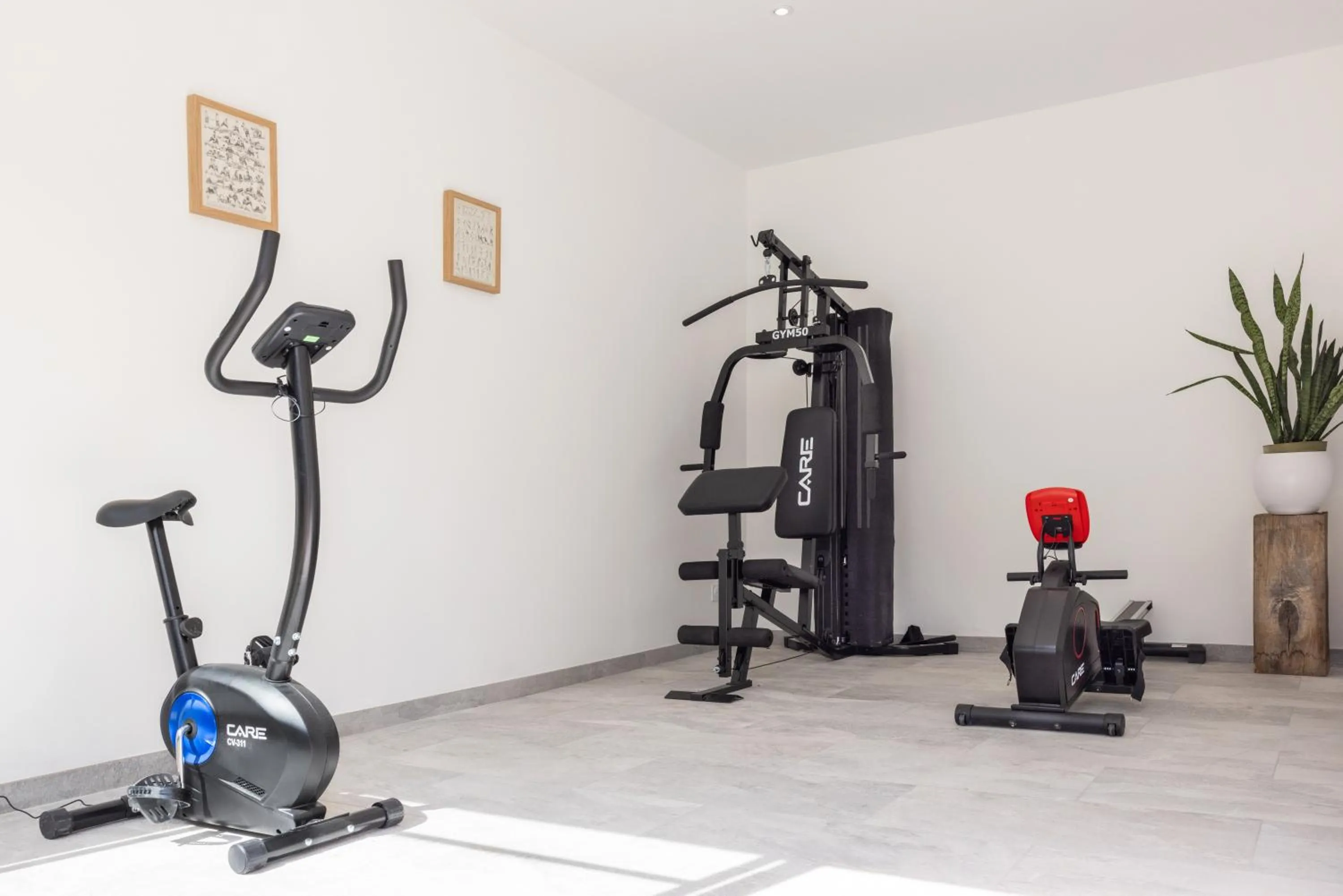 Fitness centre/facilities in Logis Hôtel Restaurant Château Bellevue