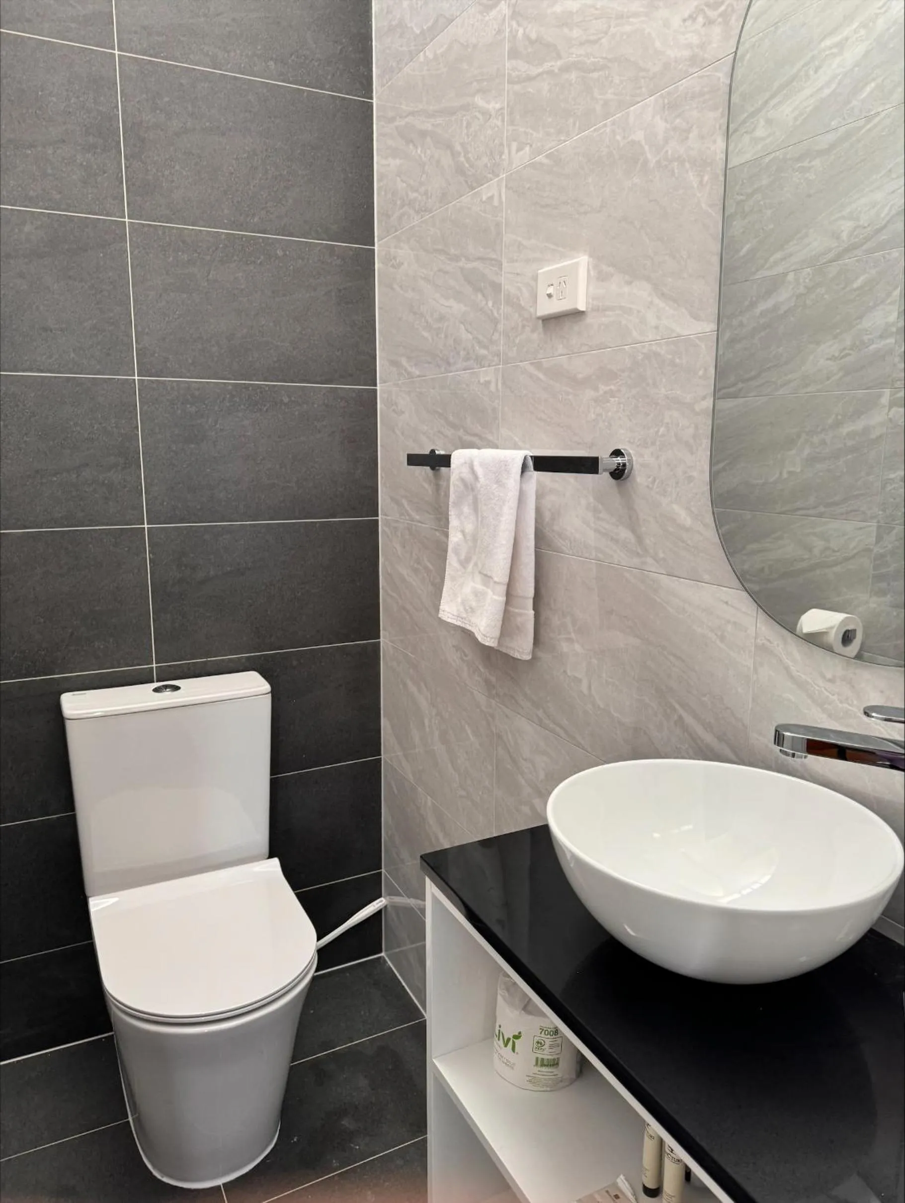 Bathroom in CBD GI Motel