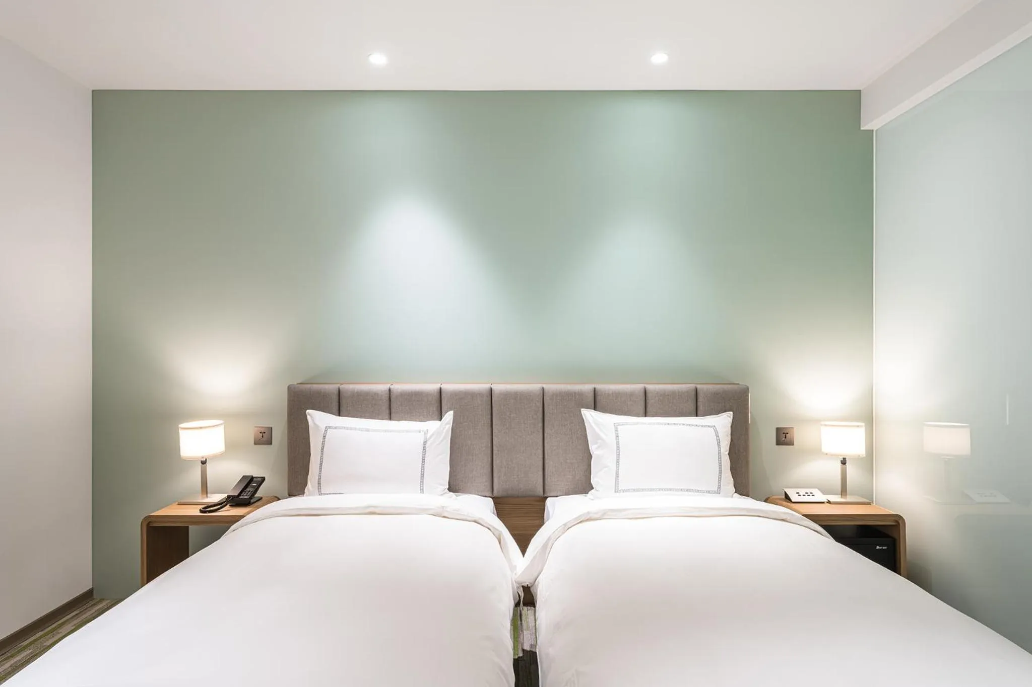 Bed in Phoenix Hotel Taichung