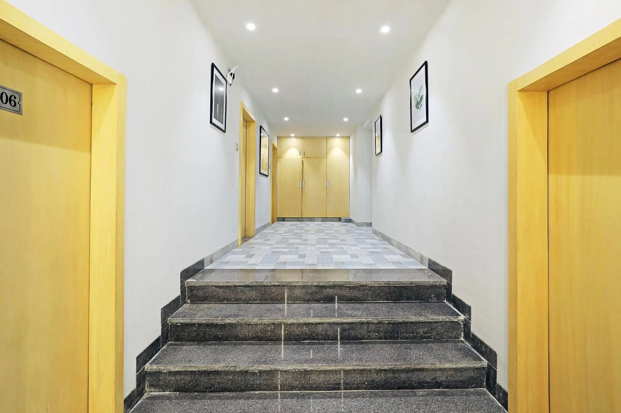 Lobby or reception in FabHotel Yellow Courtyard