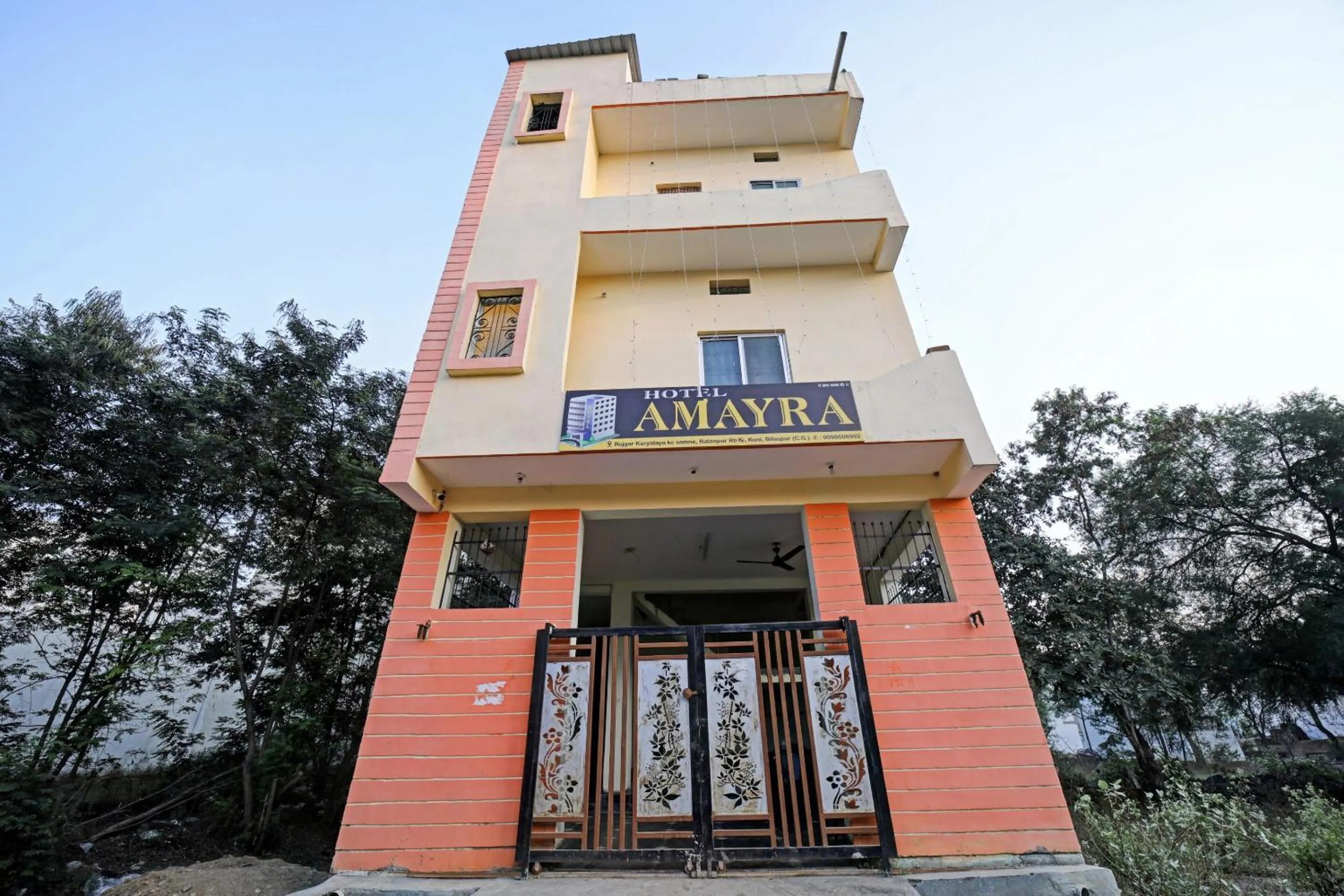 Facade/entrance in Hotel O Amaira