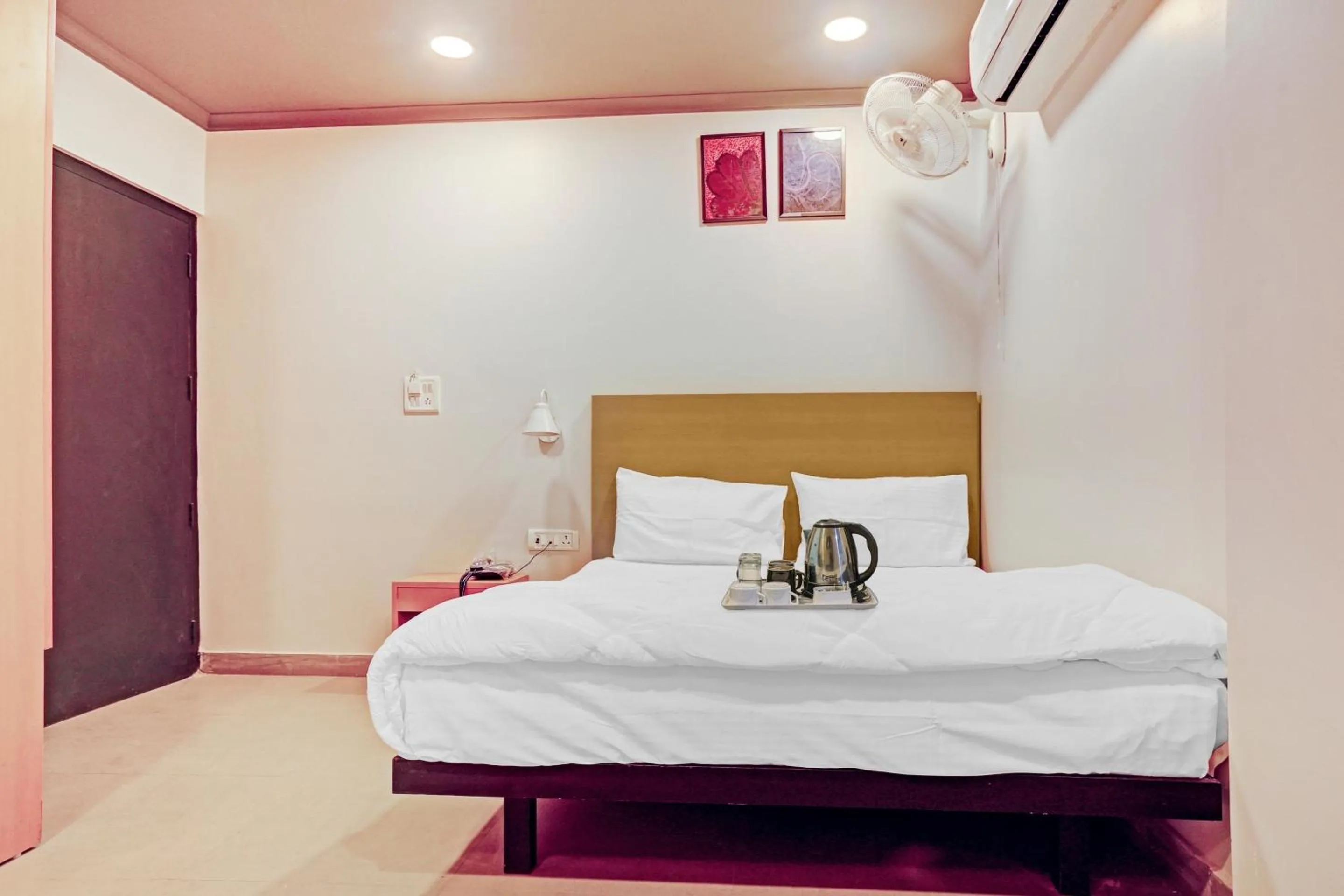 Bedroom in Collection O One Hotel