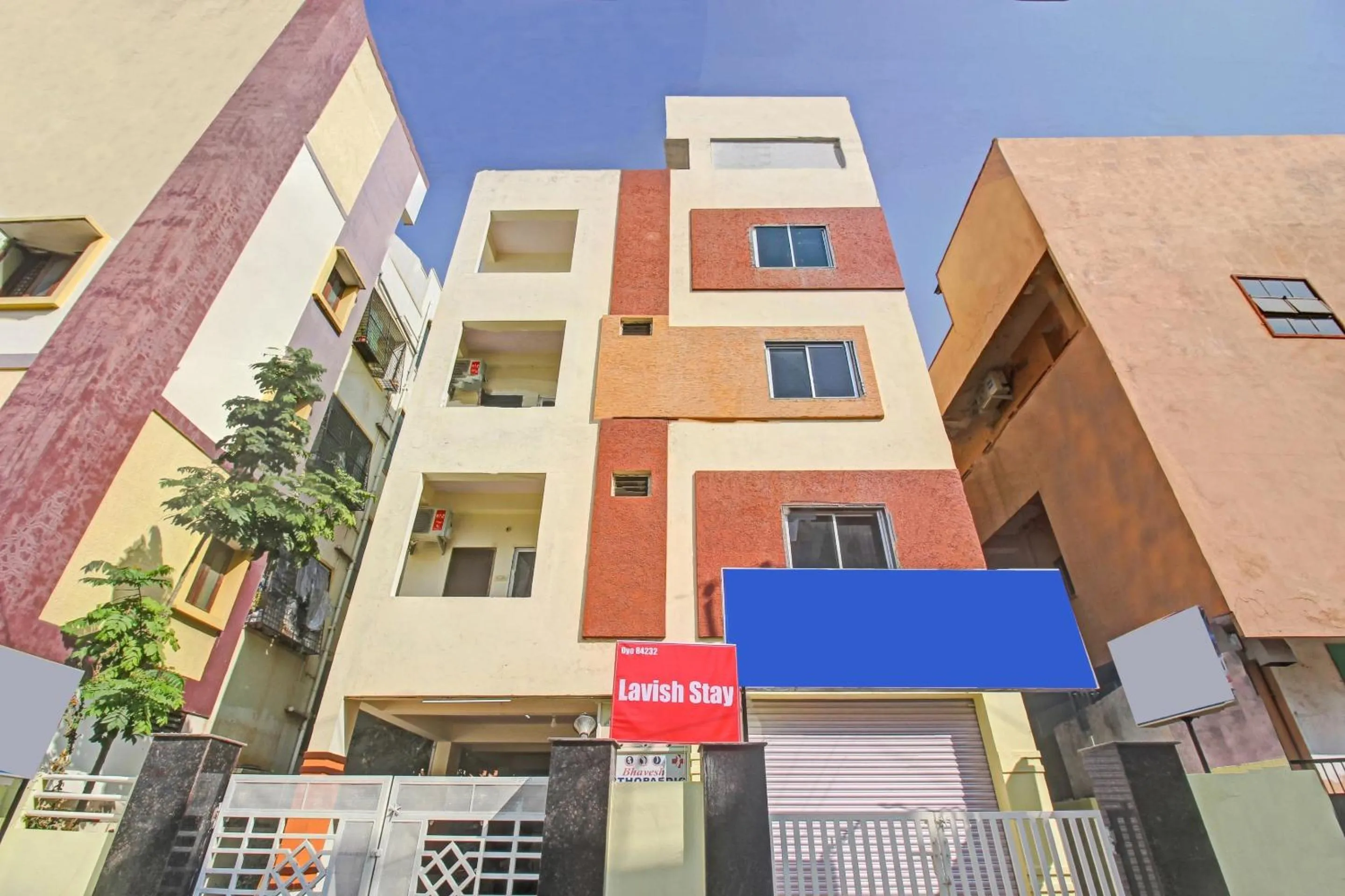 Facade/entrance in Hotel O Lavish Stay