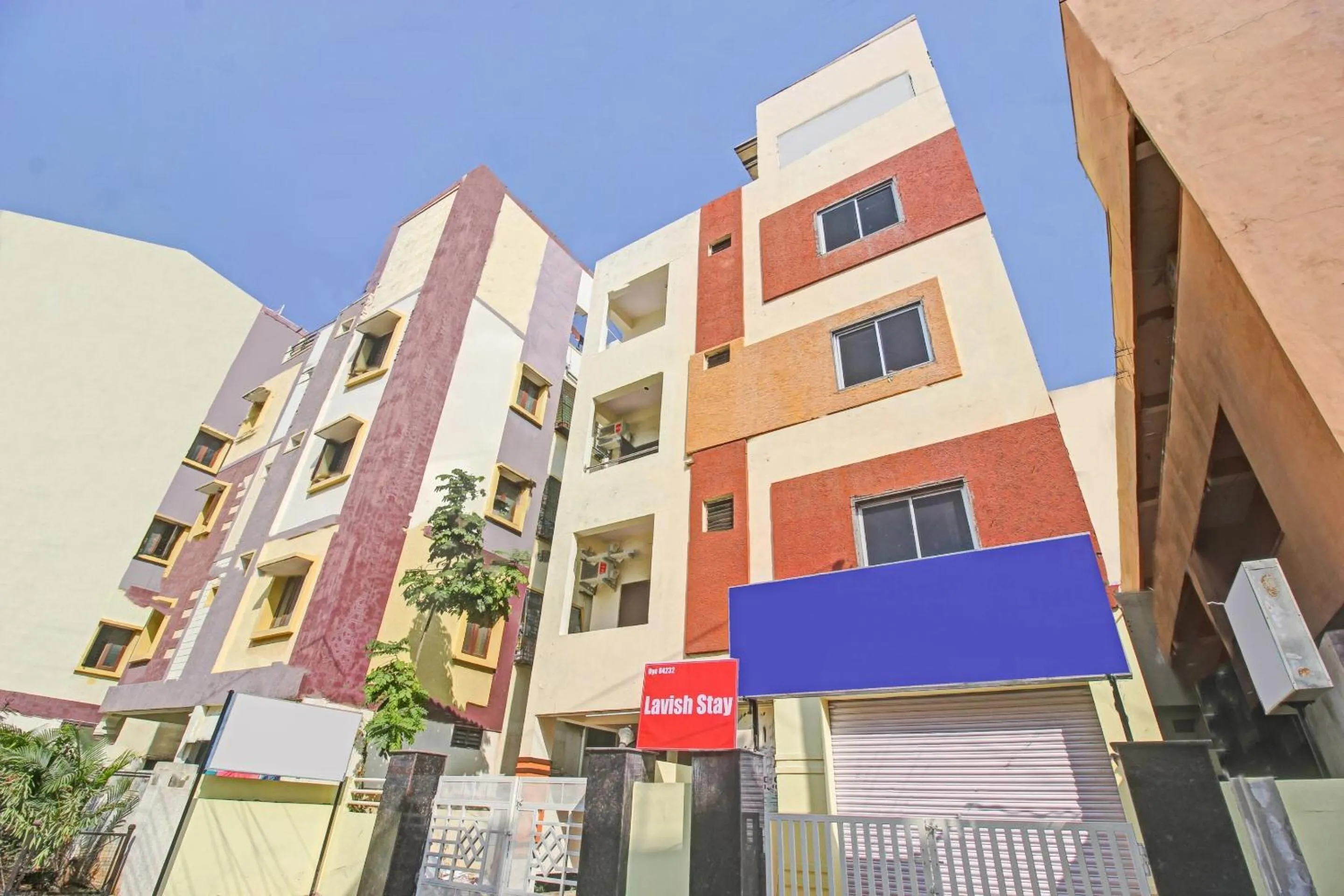 Facade/entrance in Hotel O Lavish Stay