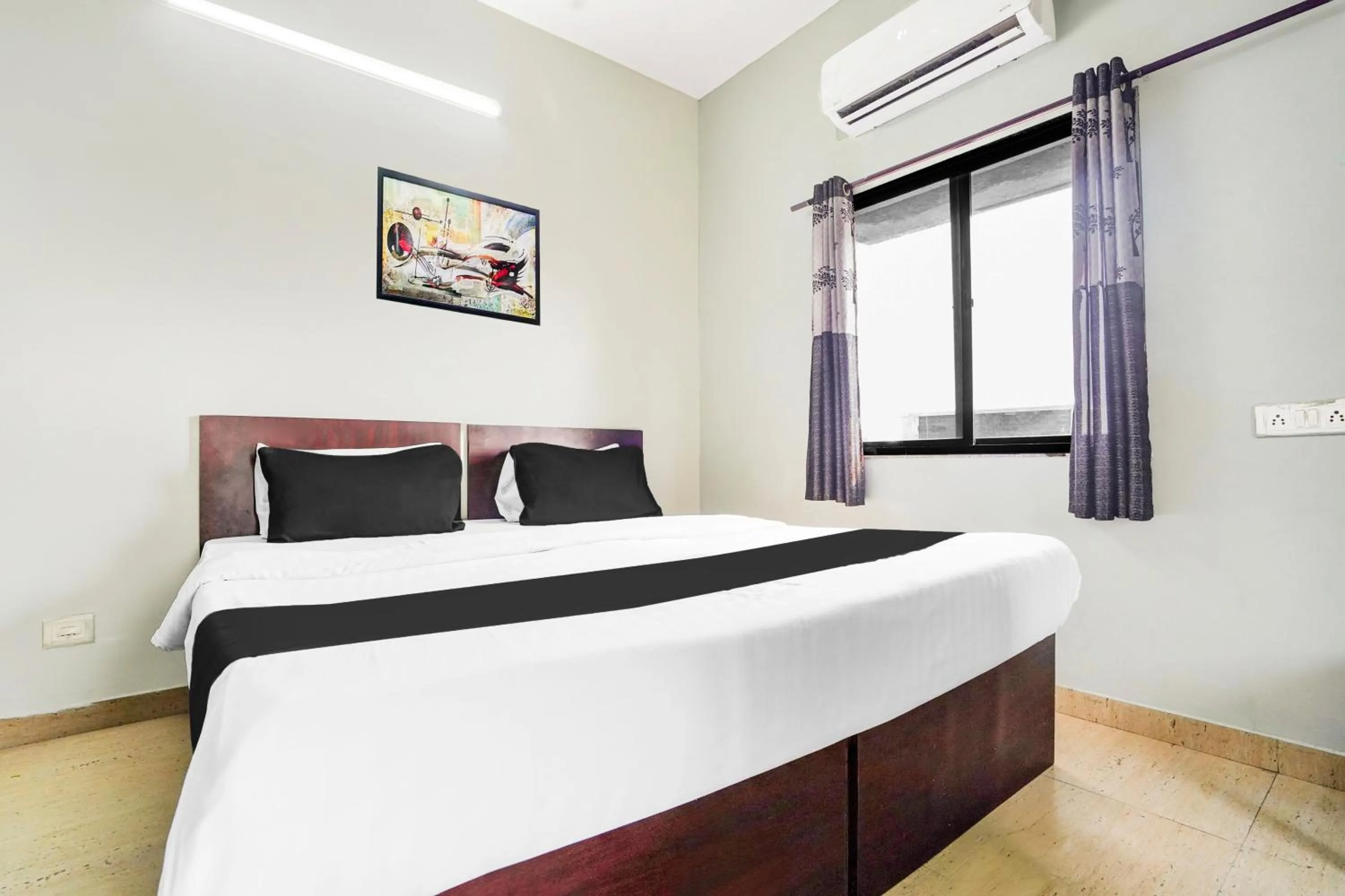 Bedroom, Bed in Super Hotel O Rajendra Nagar Hingna Road