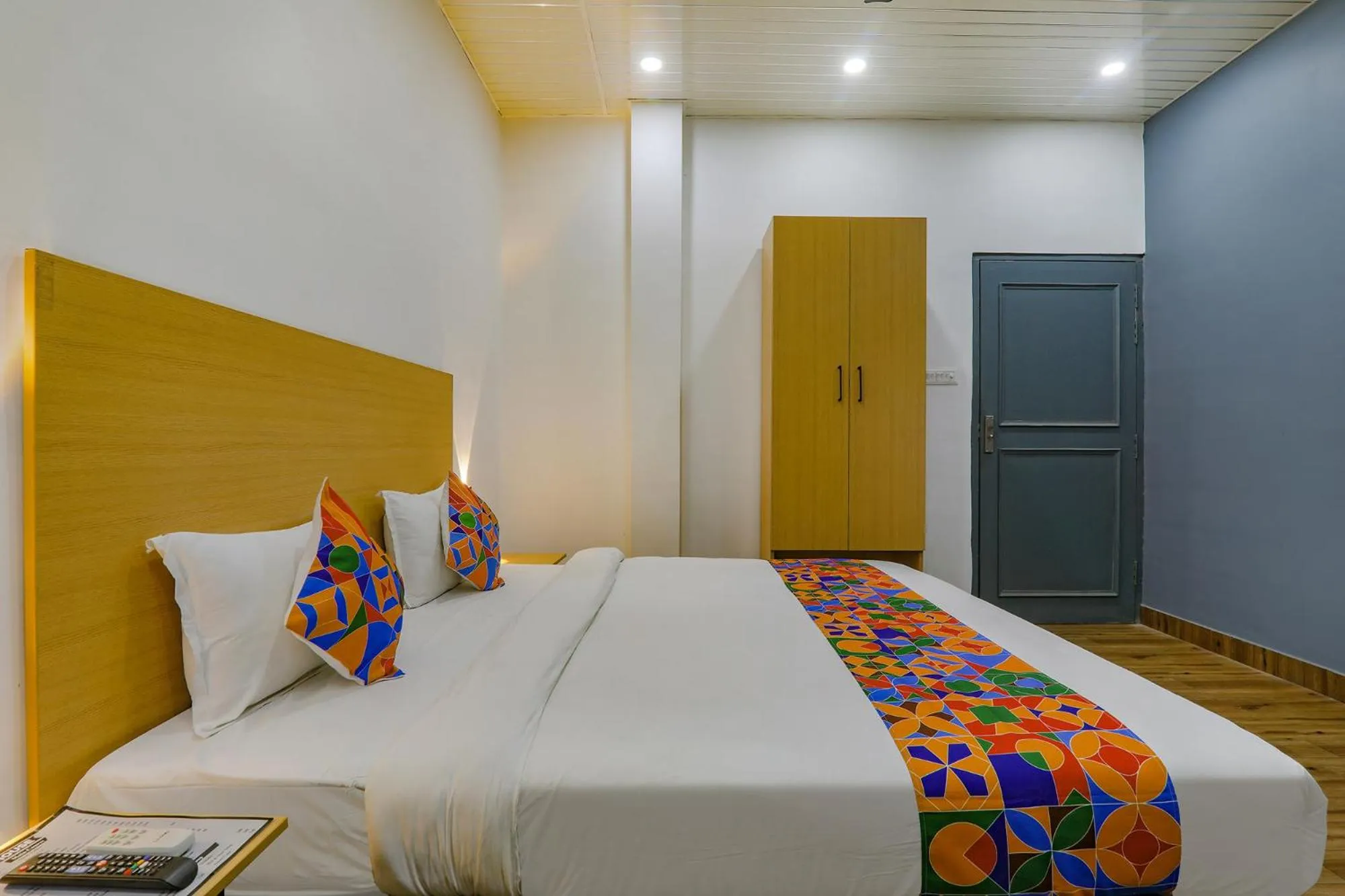 Bed in FabHotel Super 3 Premium II