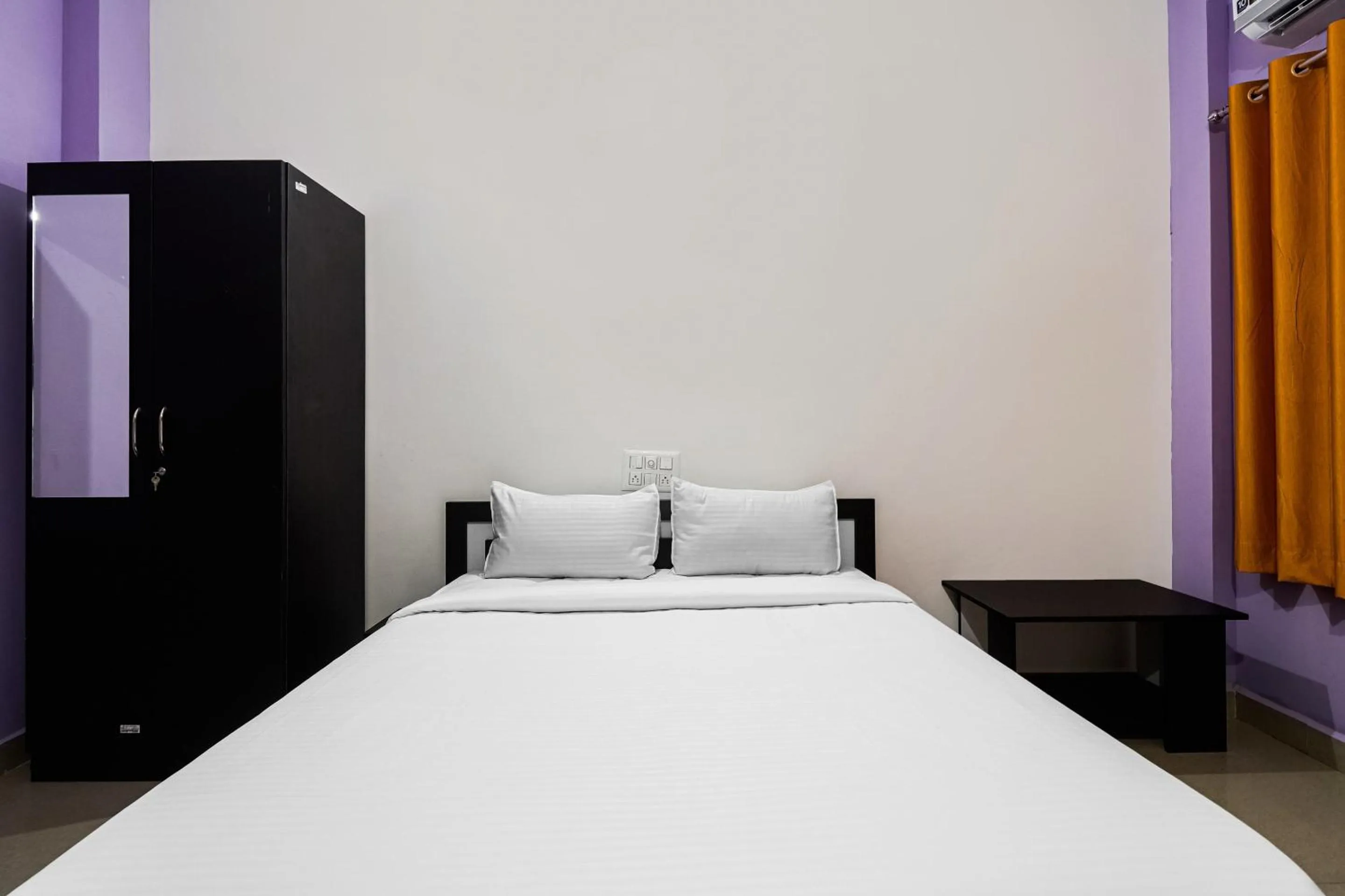 Bedroom, Bed in Hotel O MK Arcade